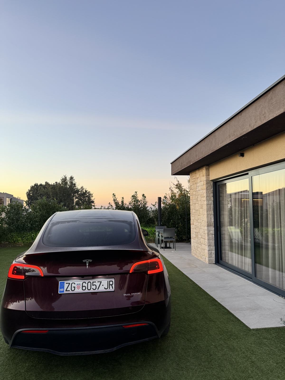 Tesla Model Y Performance 2024.g, fotografija 3