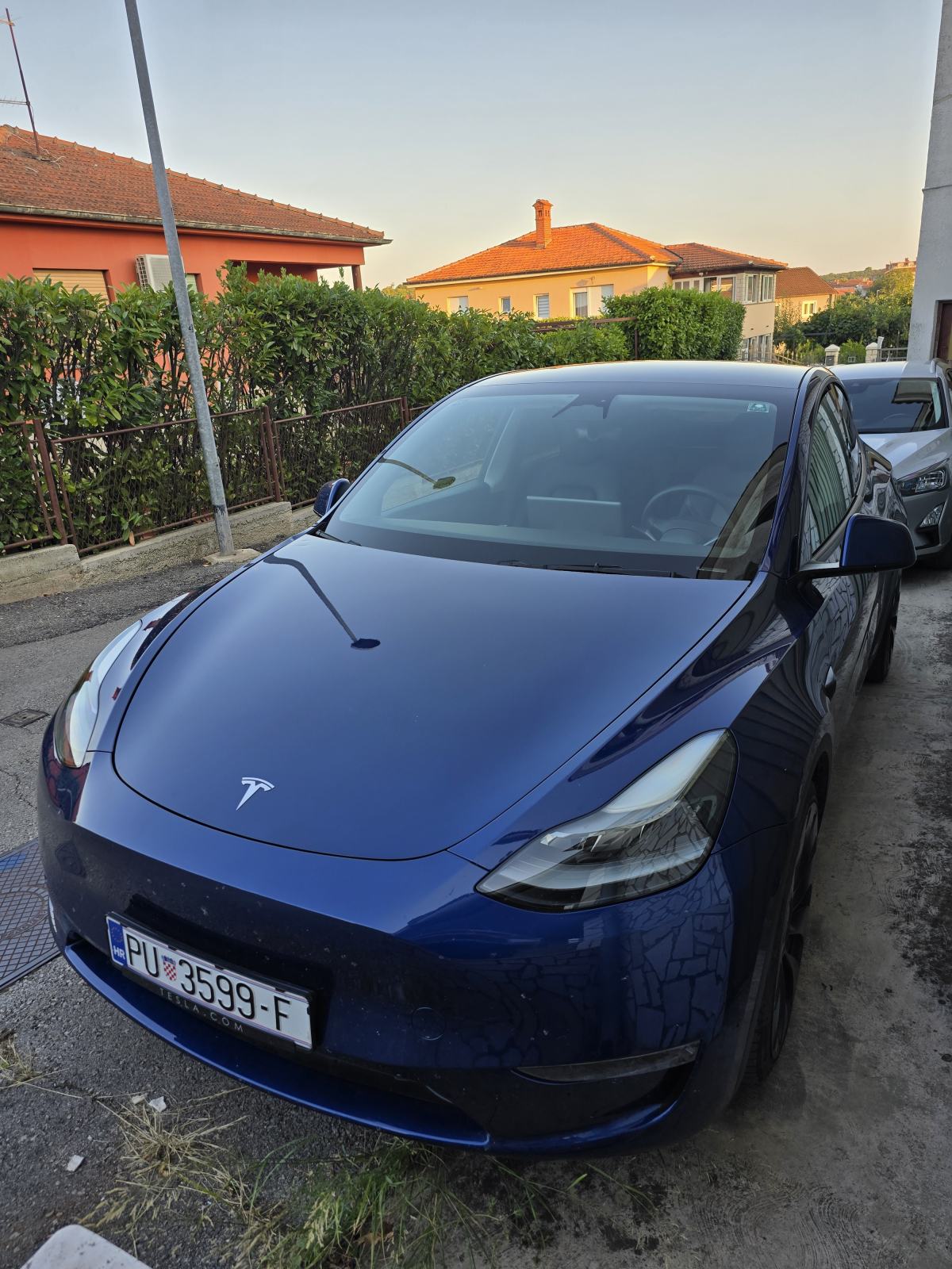 Tesla Model Y Performance Dual Motor AWD automatik, fotografija 2