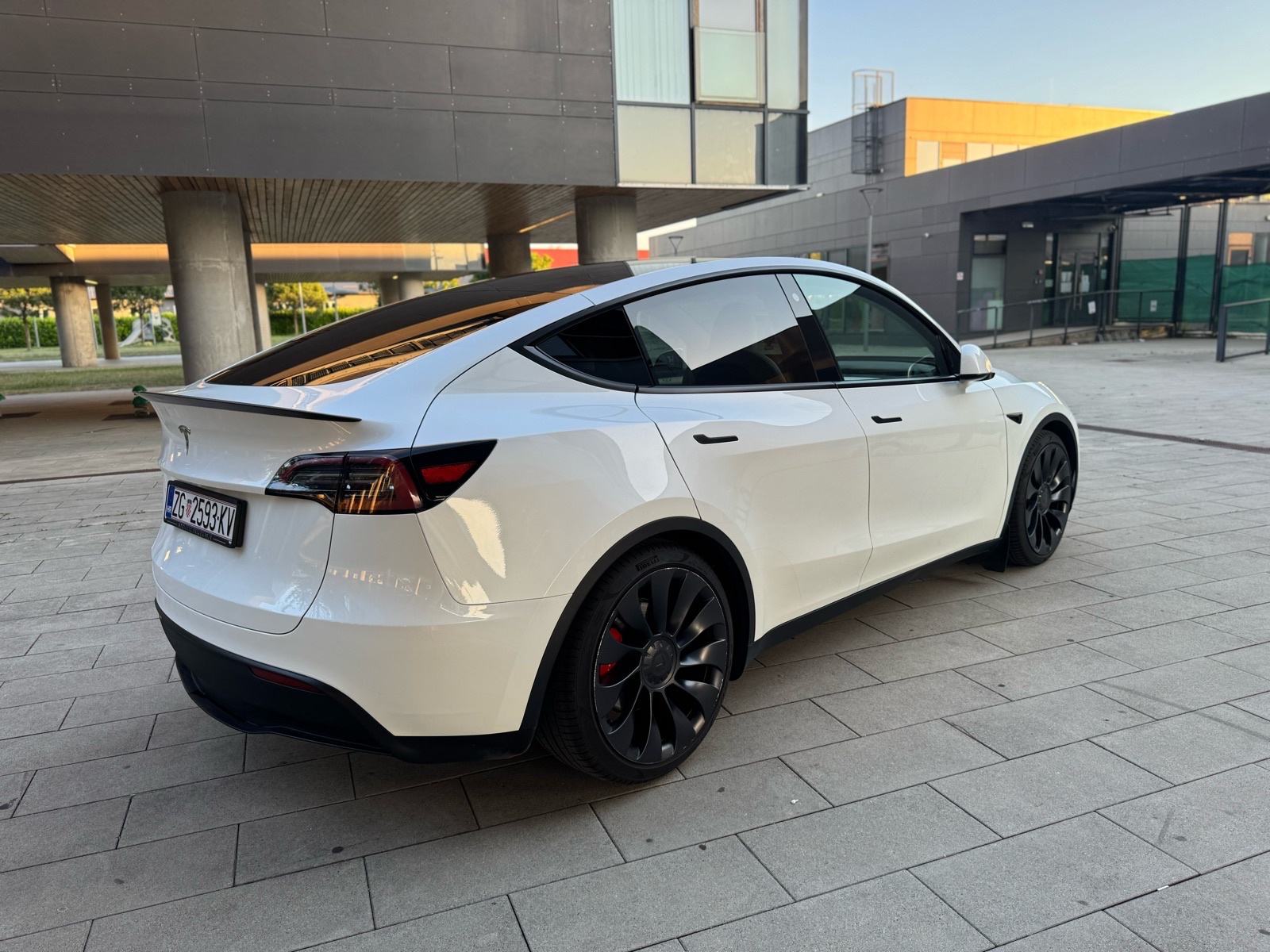 TESLA MODEL Y PERFORMANCE- DUAL MOTOR AWD, fotografija 11