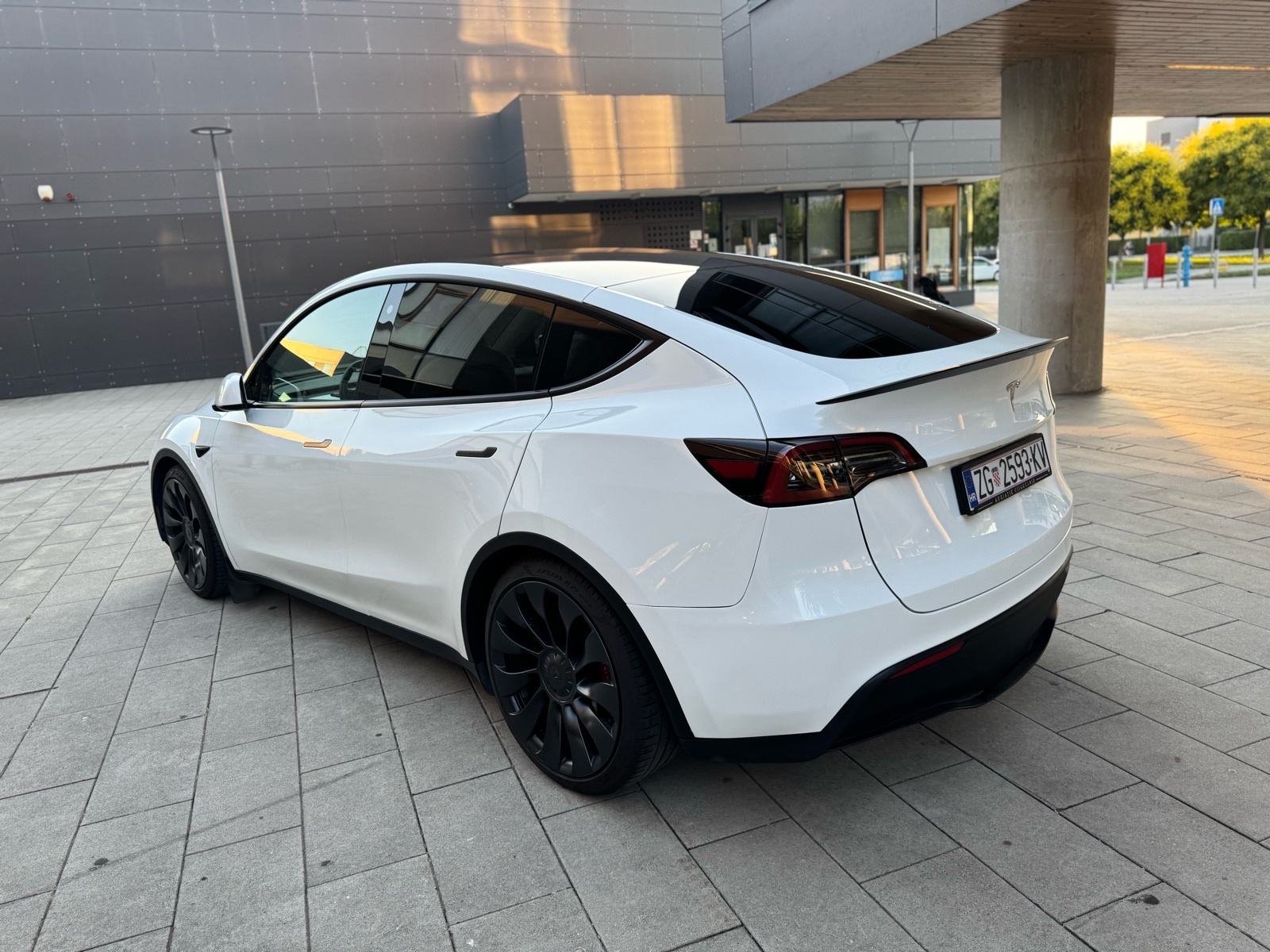 TESLA MODEL Y PERFORMANCE- DUAL MOTOR AWD, fotografija 9