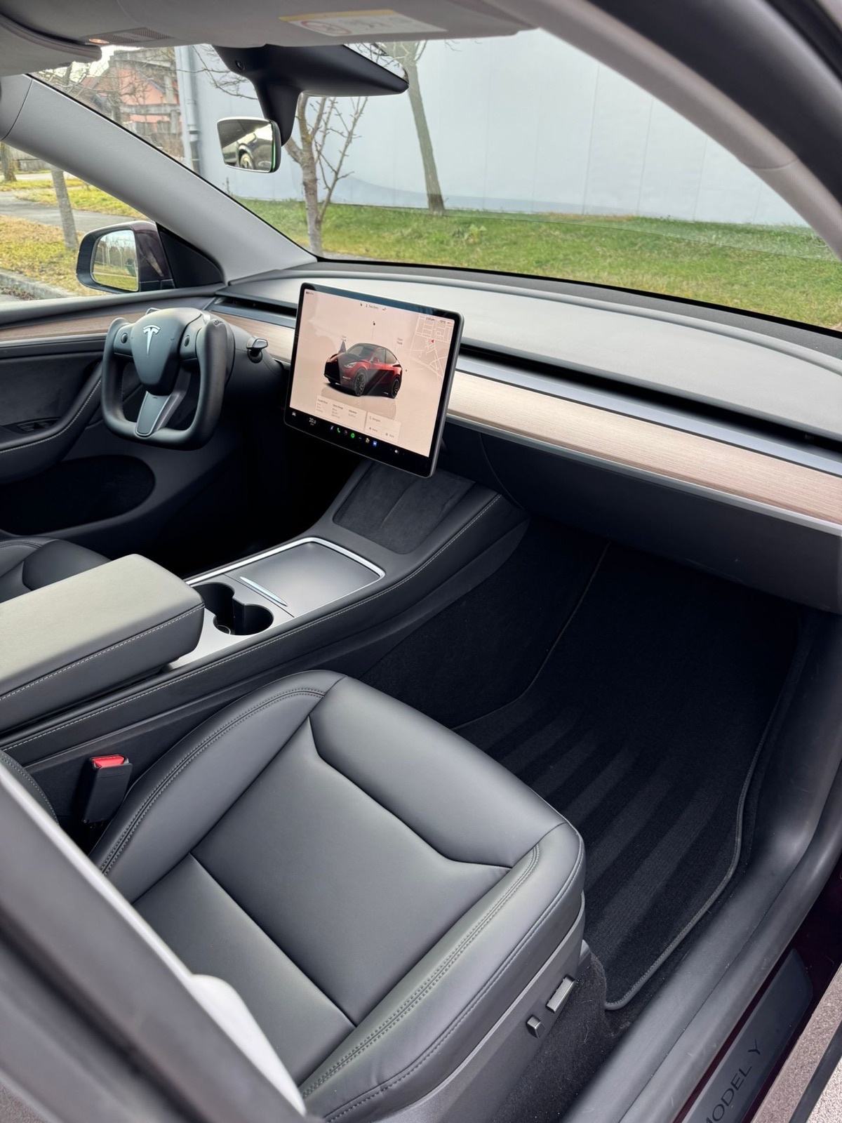 Tesla Model Y Performance, fotografija 9