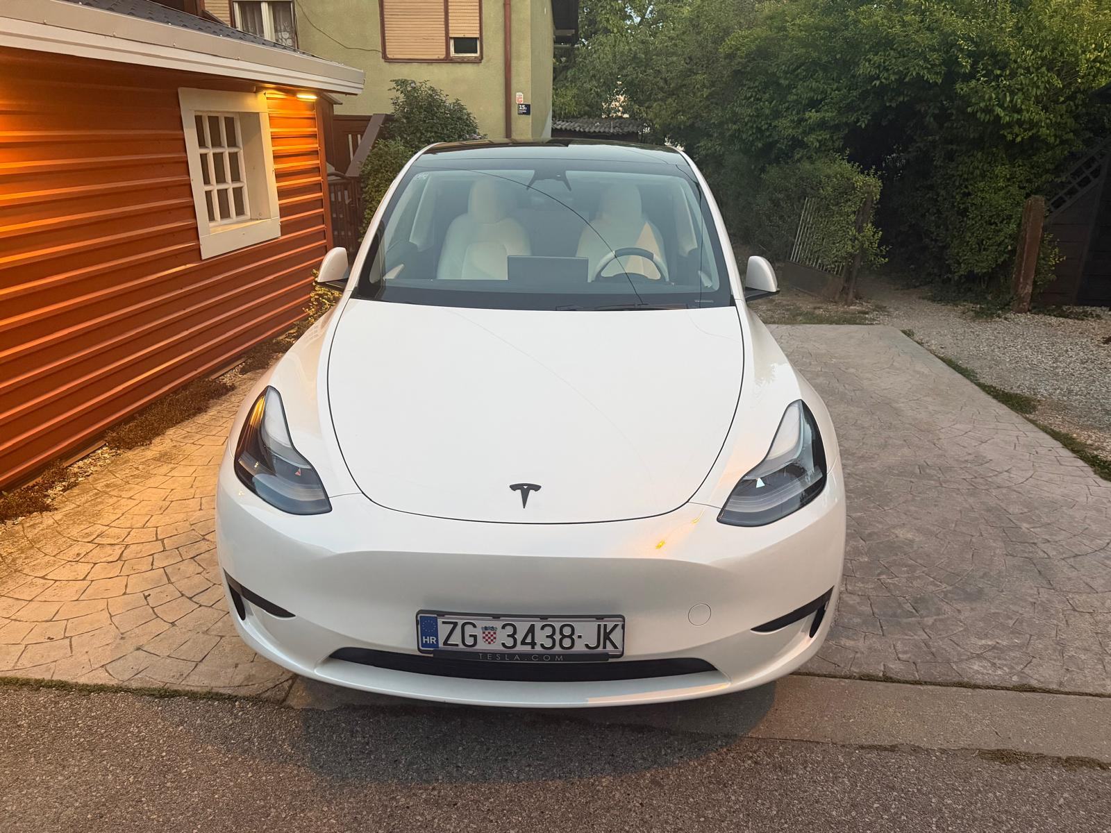 Tesla Model Y RWD automatik_Premium stanje kao novo, fotografija 9