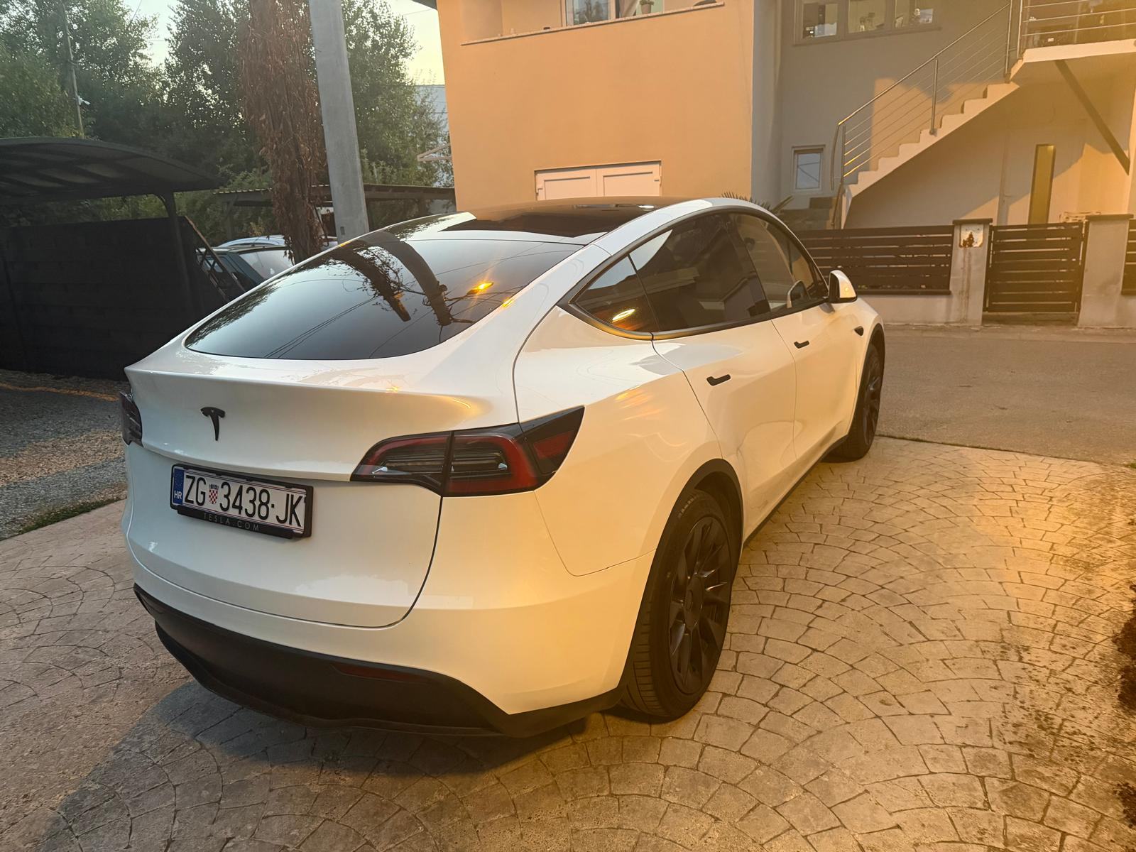 Tesla Model Y RWD automatik_Premium stanje kao novo, fotografija 12