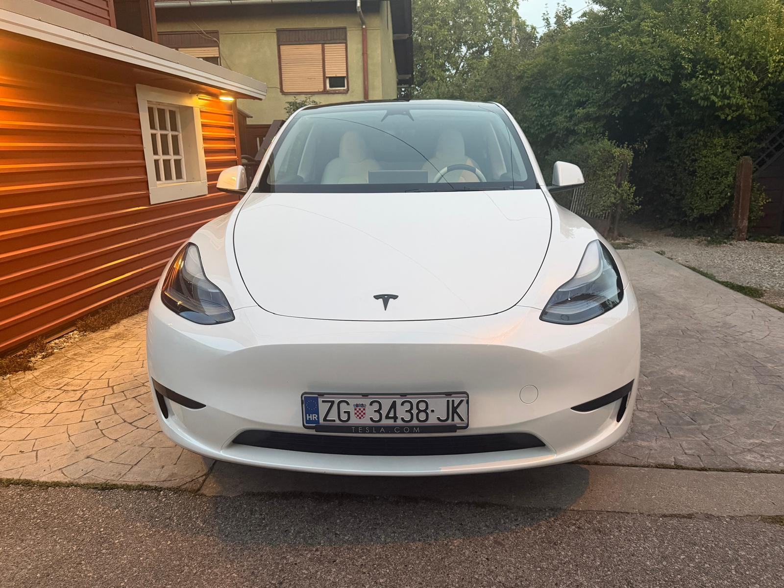 Tesla Model Y RWD automatik_Premium stanje kao novo, fotografija 13