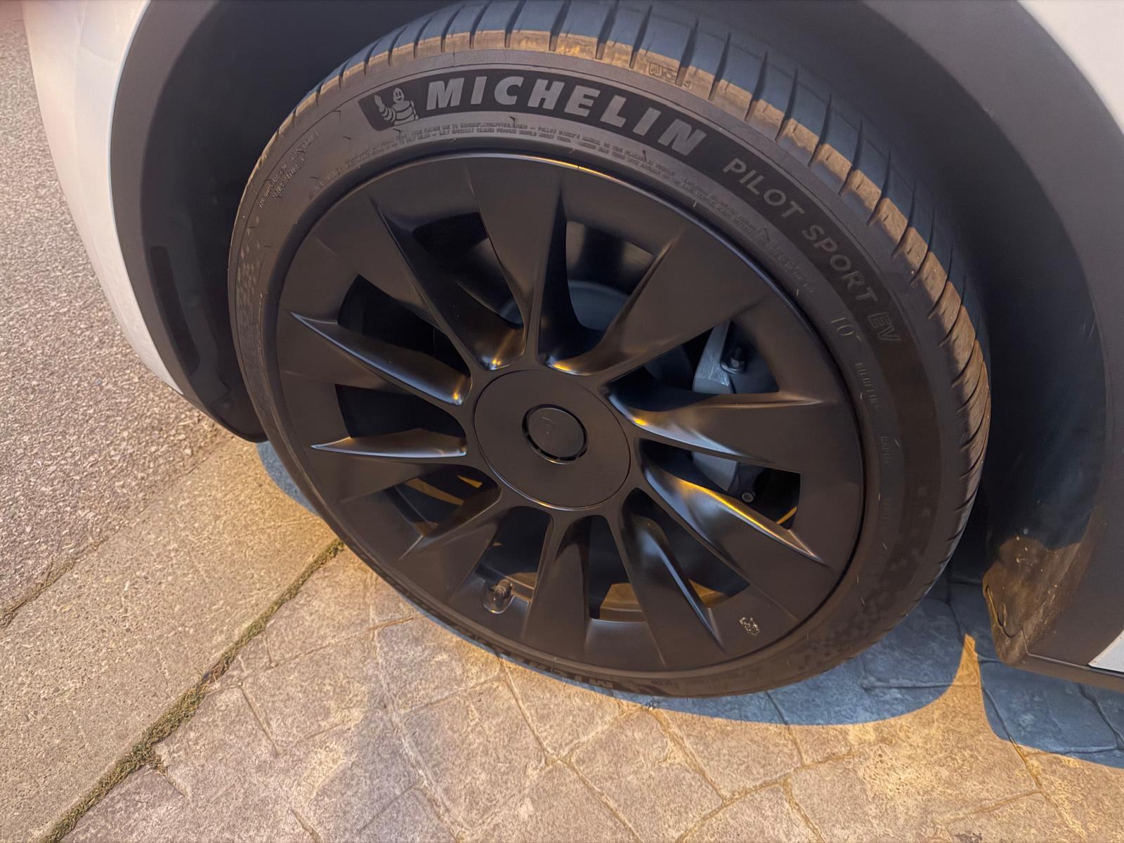 Tesla Model Y RWD automatik_Premium stanje kao novo, fotografija 16