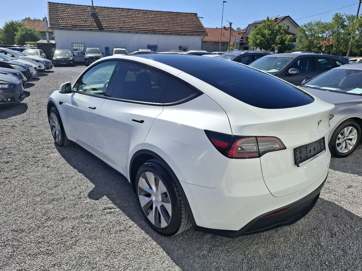 Tesla Model Y RWD long range - samo 28.335 kilometrov, fotografija 4