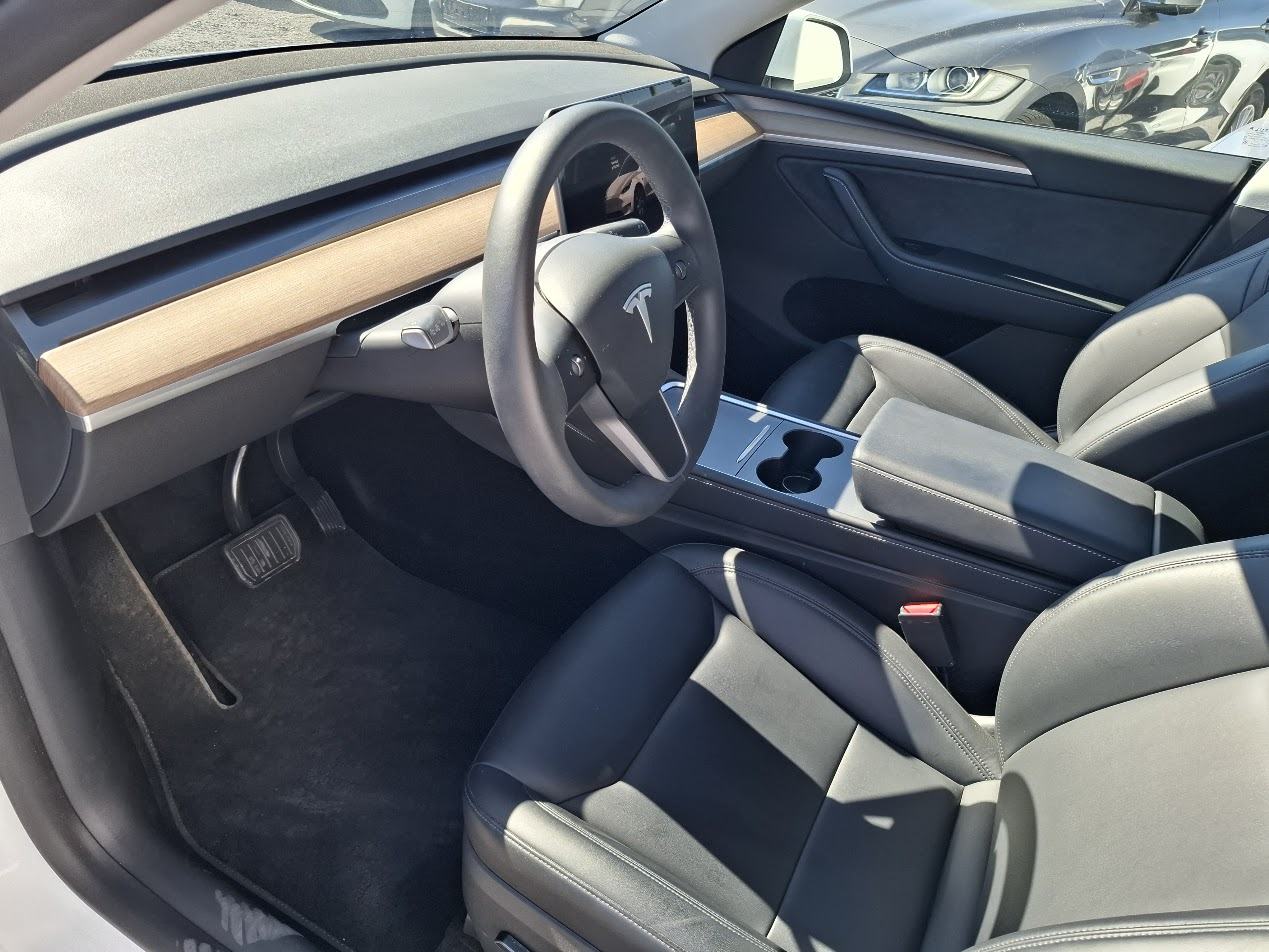 Tesla Model Y RWD long range - samo 28.335 kilometrov, fotografija 5
