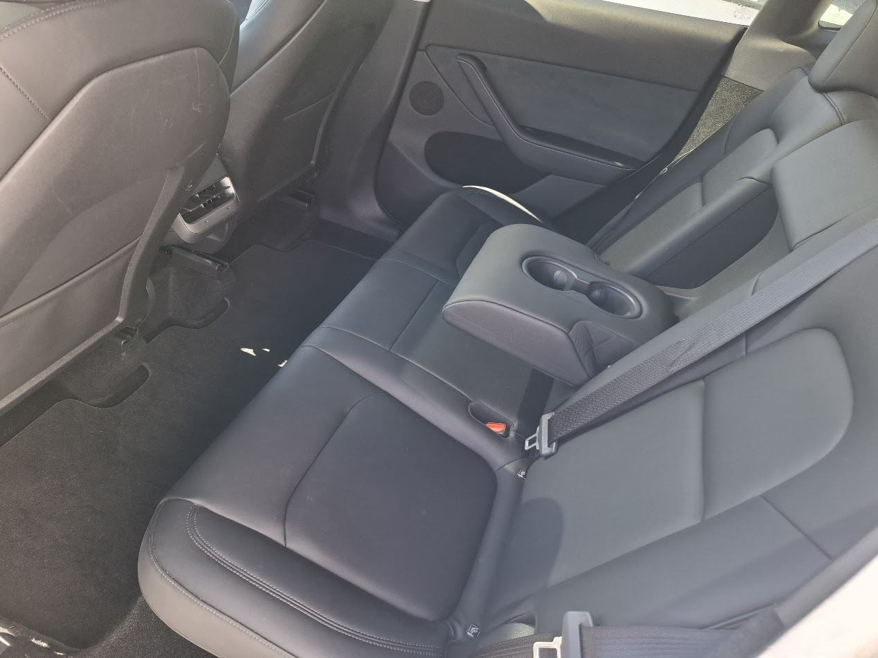 Tesla Model Y RWD long range - samo 28.335 kilometrov, fotografija 7