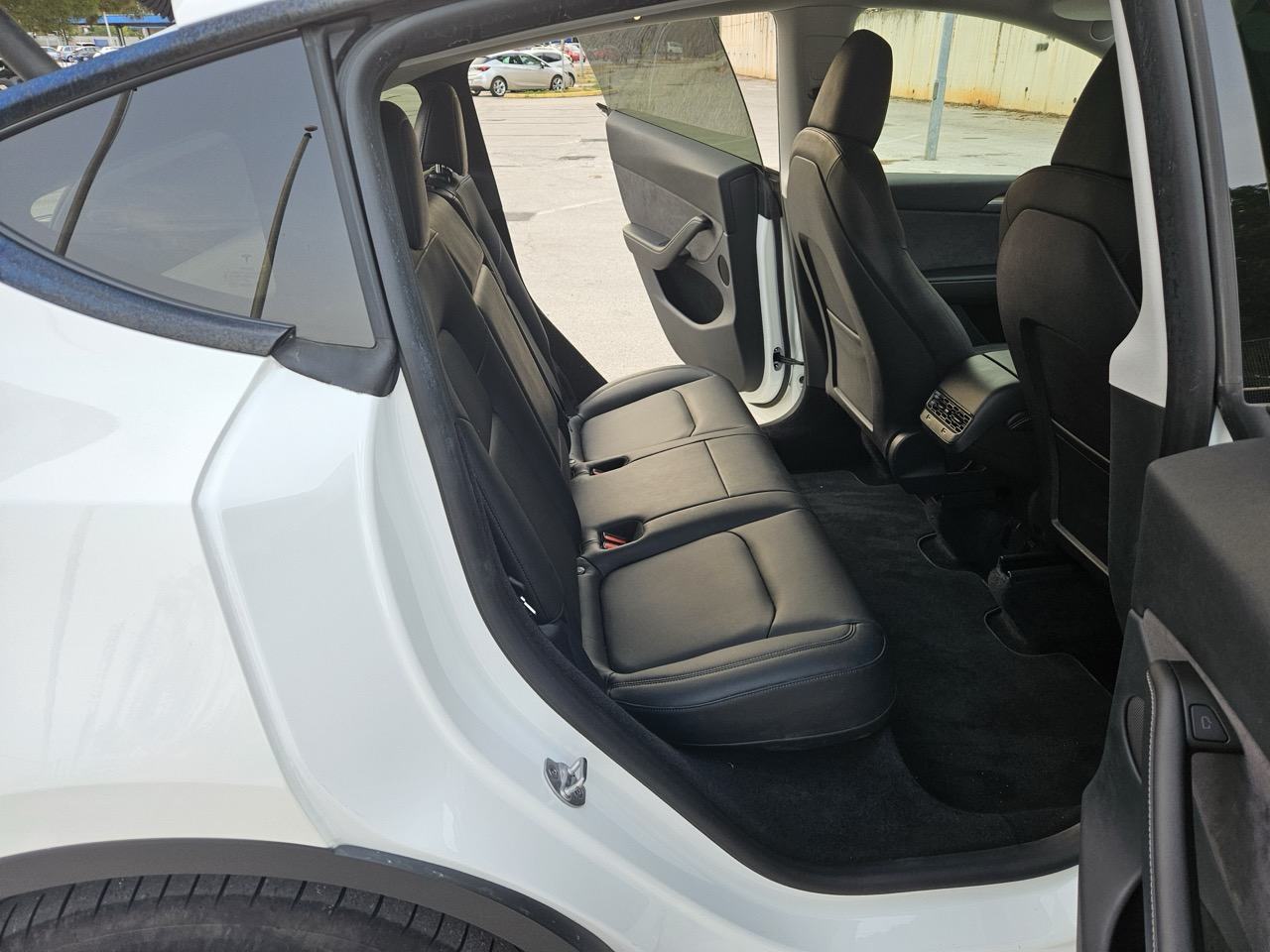 Tesla Model Y SUV automatik, fotografija 13