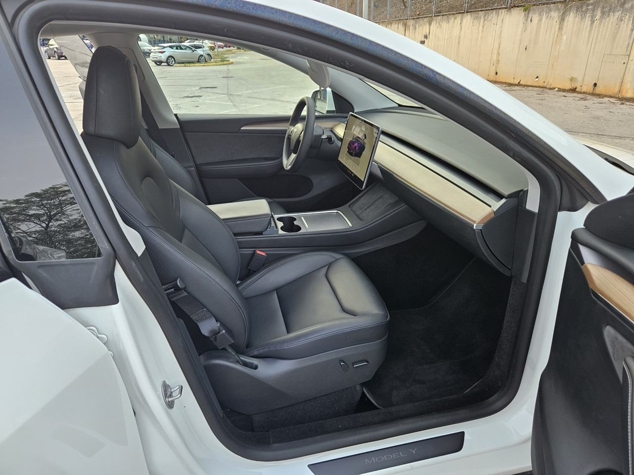 Tesla Model Y SUV automatik, fotografija 14