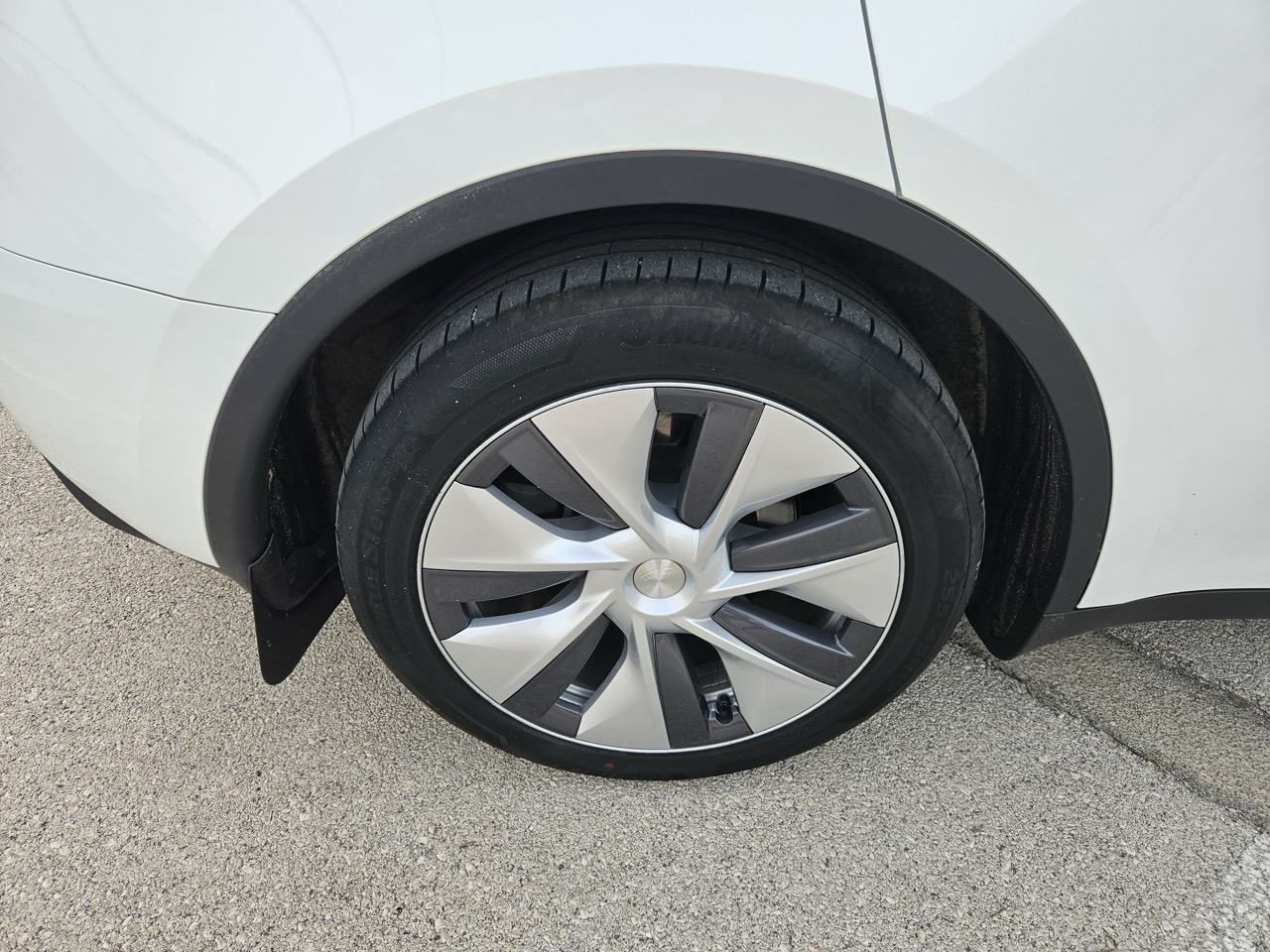Tesla Model Y SUV automatik, fotografija 15