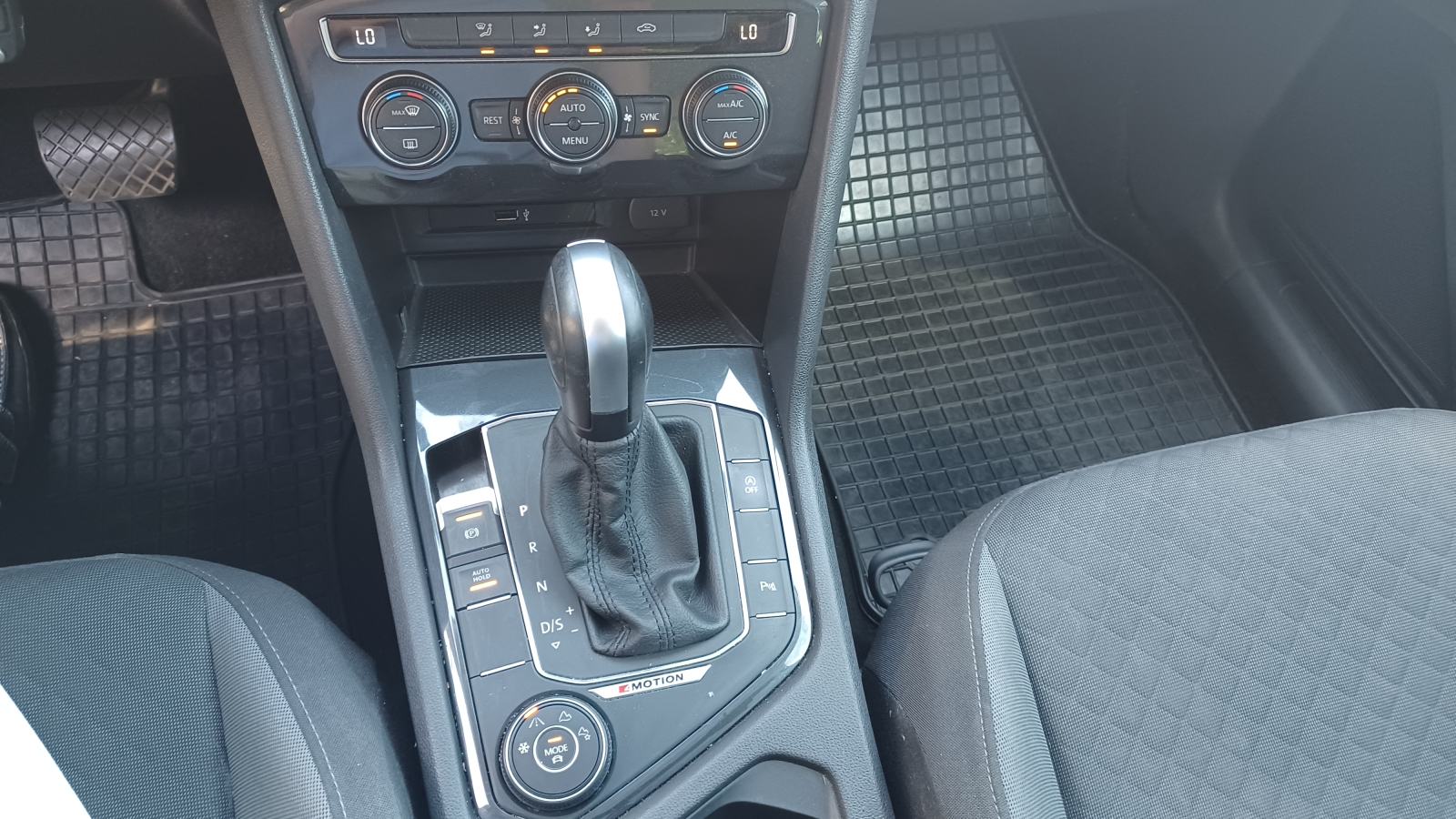 TIGUAN 2.0 TDI DSG 4MOTION,R-LINE,190ks, LED,NAVI,ACC,APP, 3xKlima,19", fotografija 15