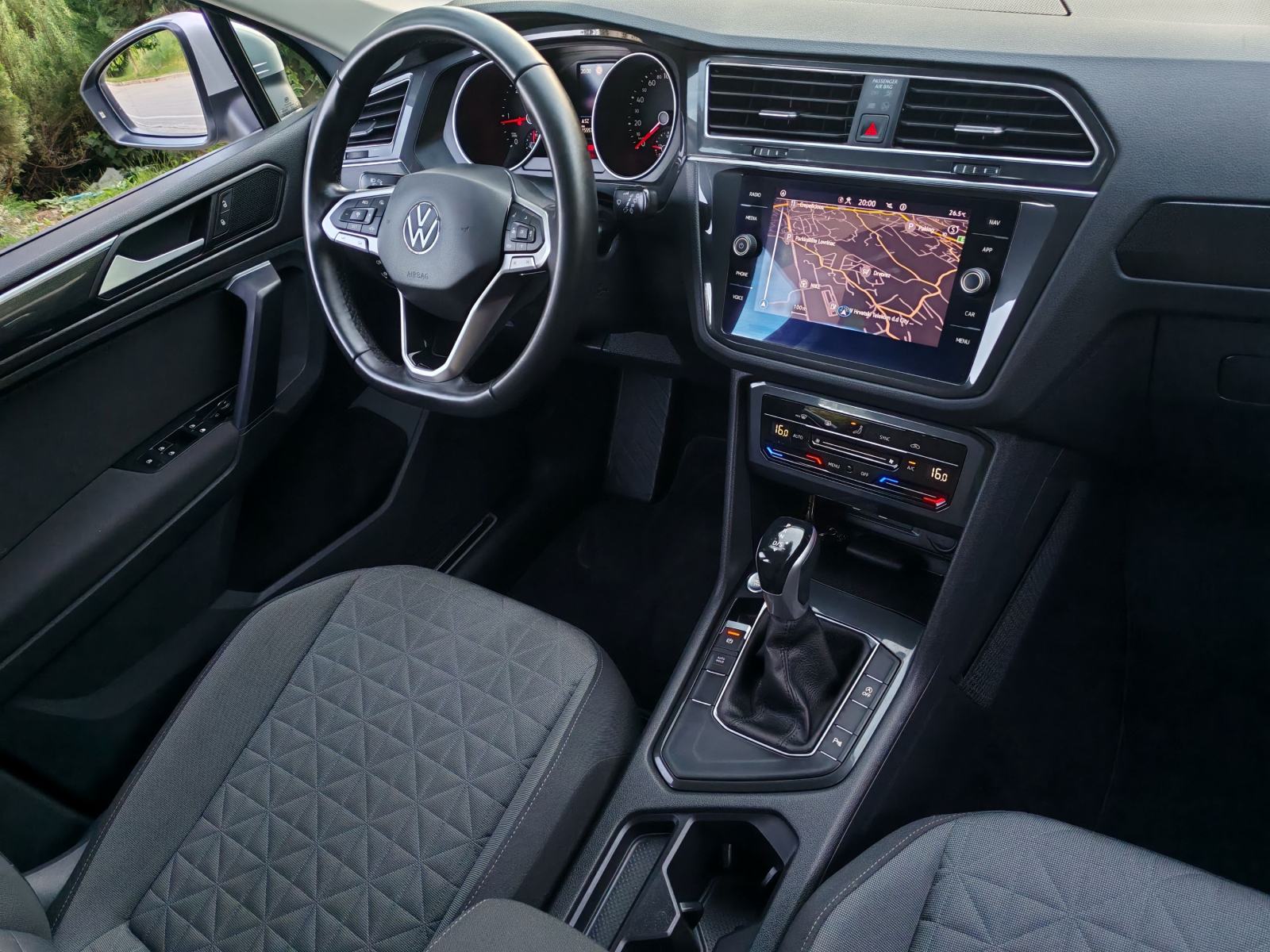 TIGUAN 2.0 TDI LIFE*AUTOMATIK*LED*NAVI*KAMERA*ACC*ALU*NOVE GUME*SERVIS, fotografija 6