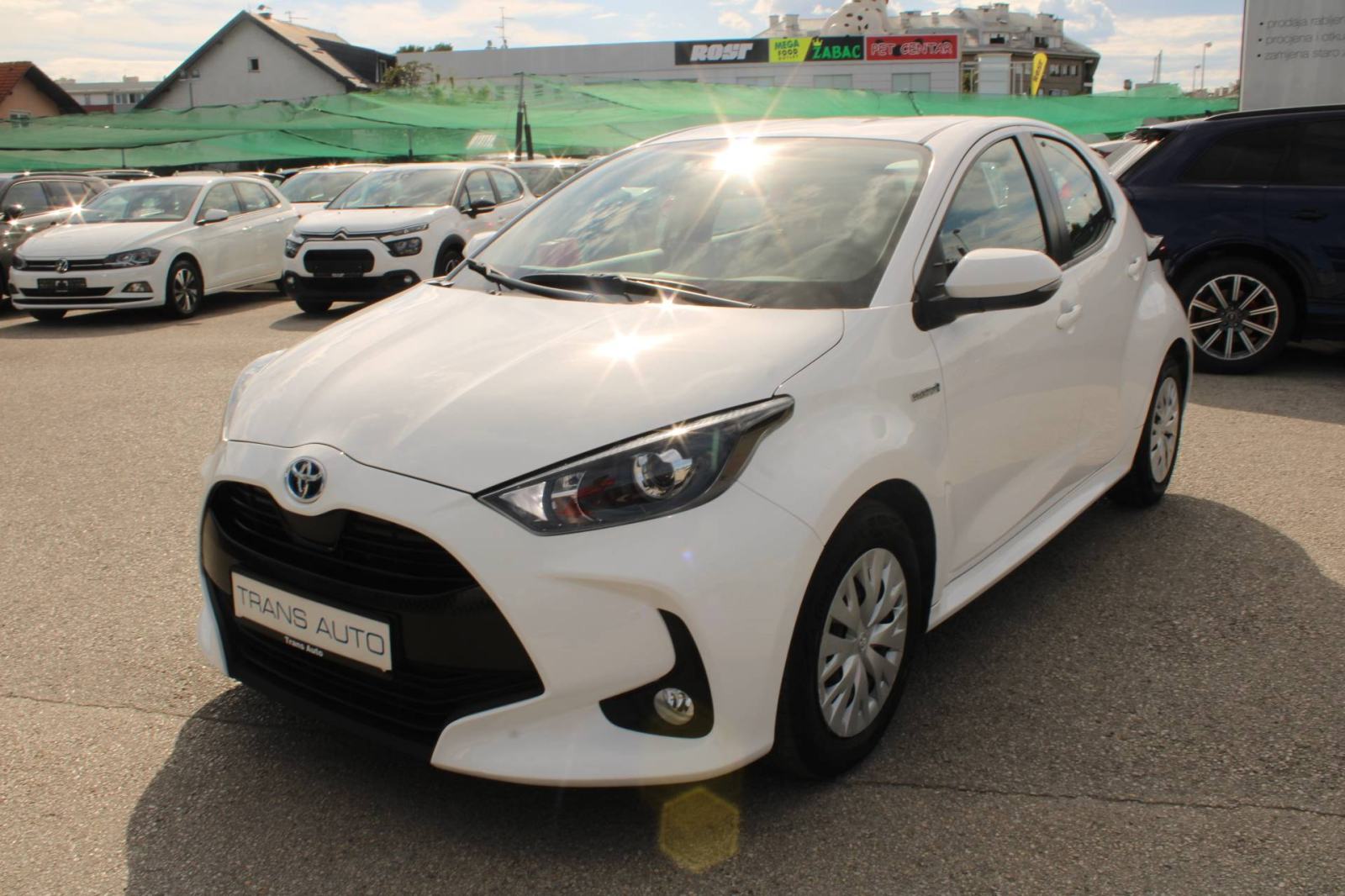 toyot-yaris-1-5-hybrid-automatik-kamera-2021-god