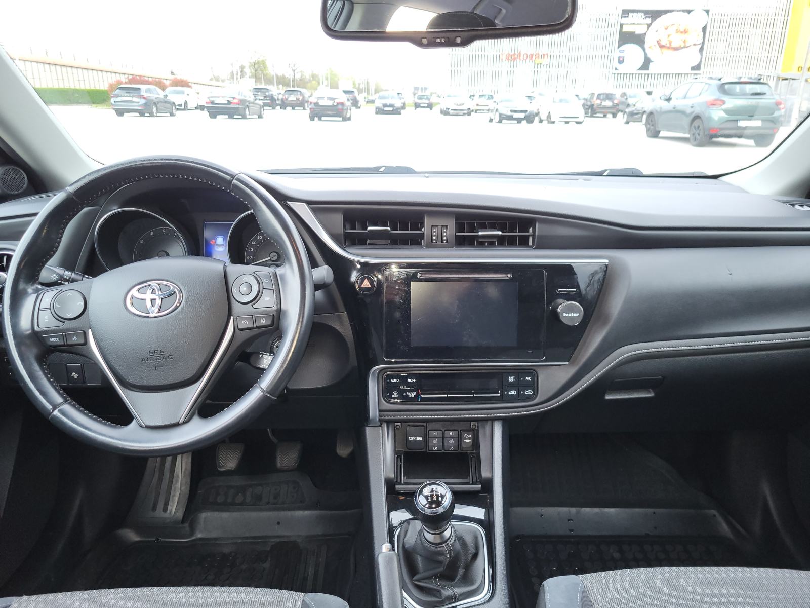 Toyota Auris 1,2, fotografija 12