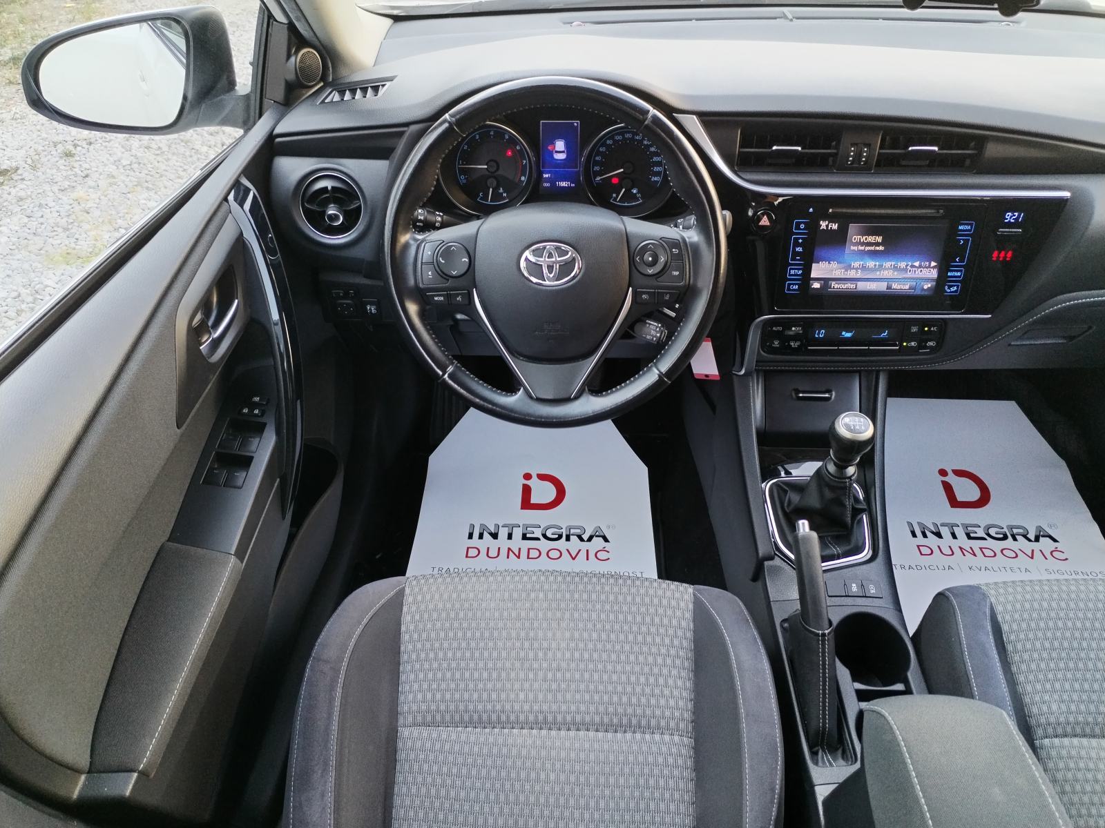 Toyota Auris 1,2 Turbo, TOP STANJE, GARANCIJA 1 GOD., SERVISIRAN, fotografija 13