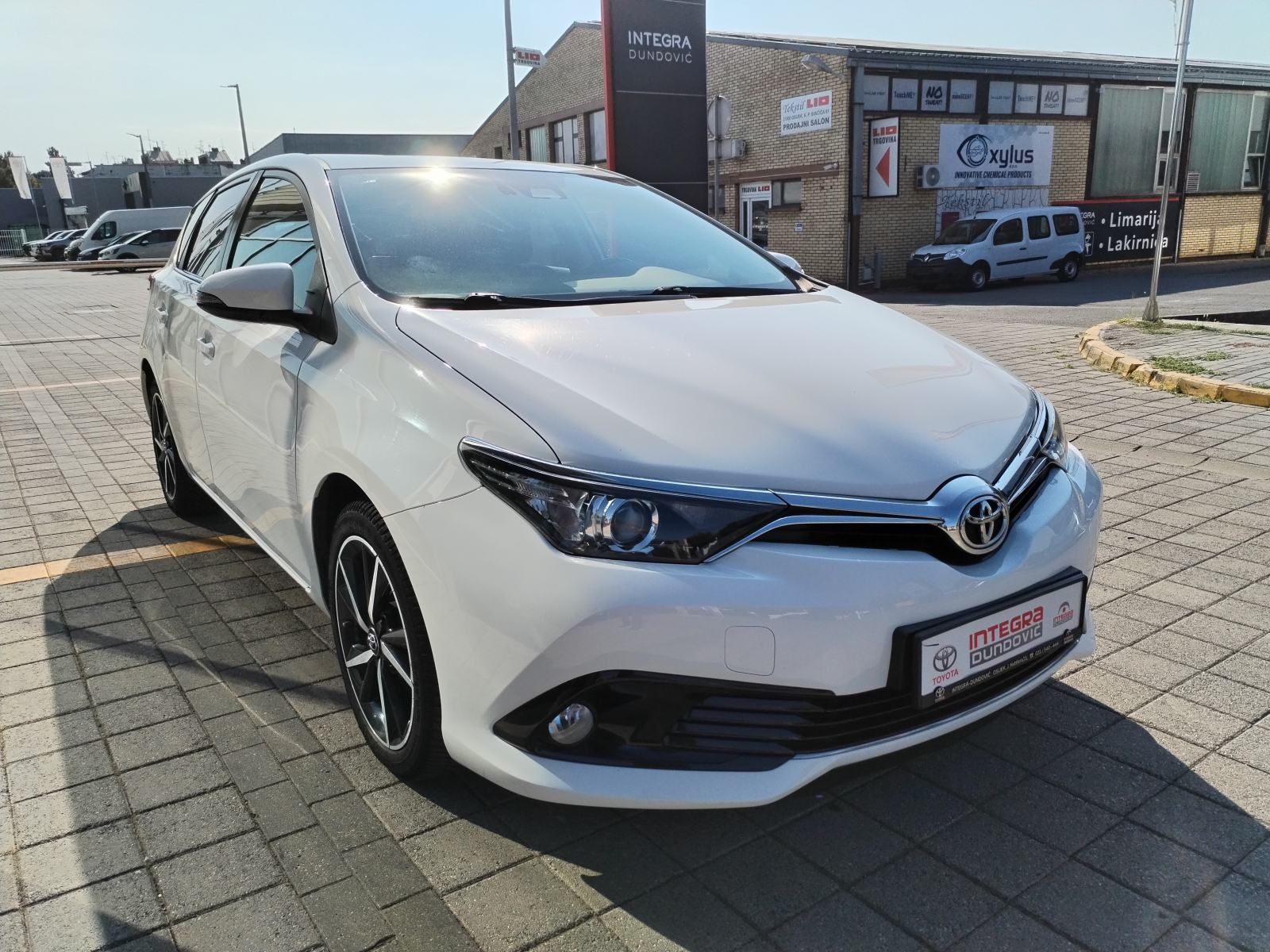 Toyota Auris 1,2 Turbo, TOP STANJE, GARANCIJA 1 GOD., SERVISIRAN, fotografija 3