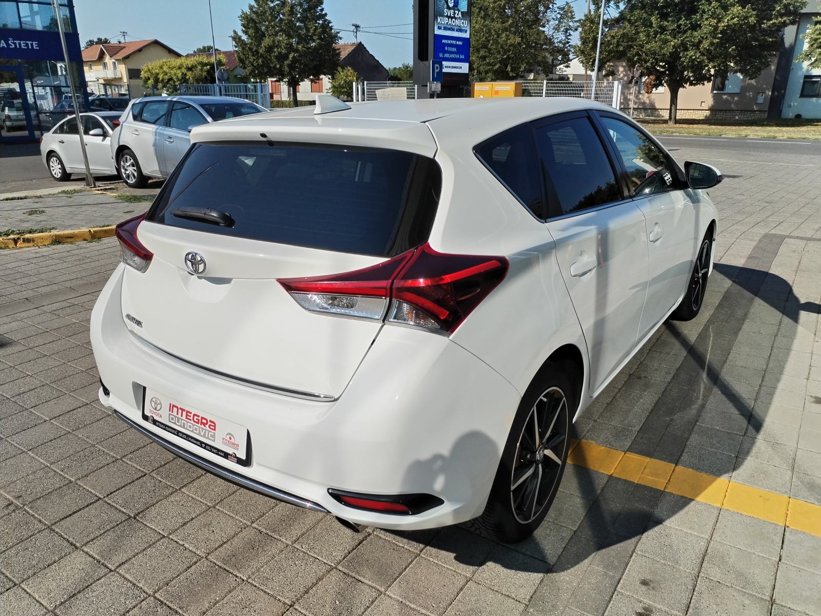 Toyota Auris 1,2 Turbo, TOP STANJE, GARANCIJA 1 GOD., SERVISIRAN, fotografija 5