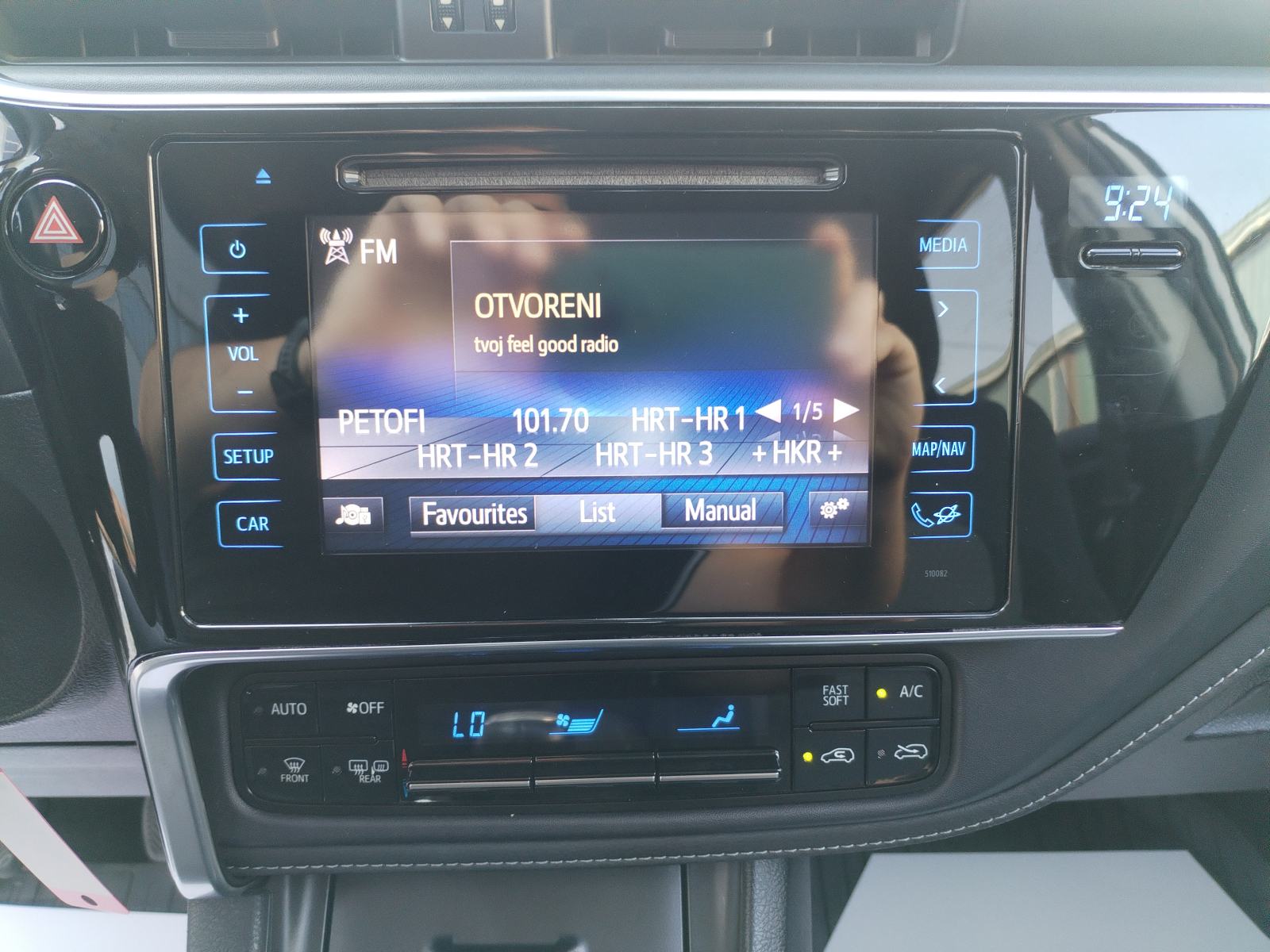 Toyota Auris 1,2 Turbo, TOP STANJE, GARANCIJA 1 GOD., SERVISIRAN, fotografija 18