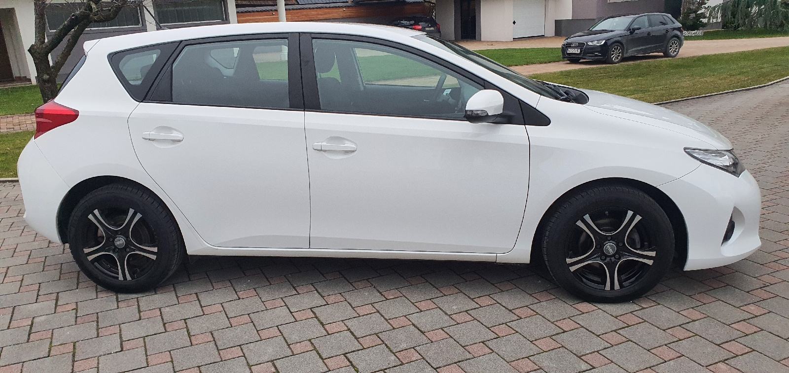 Toyota Auris 1,33, fotografija 4