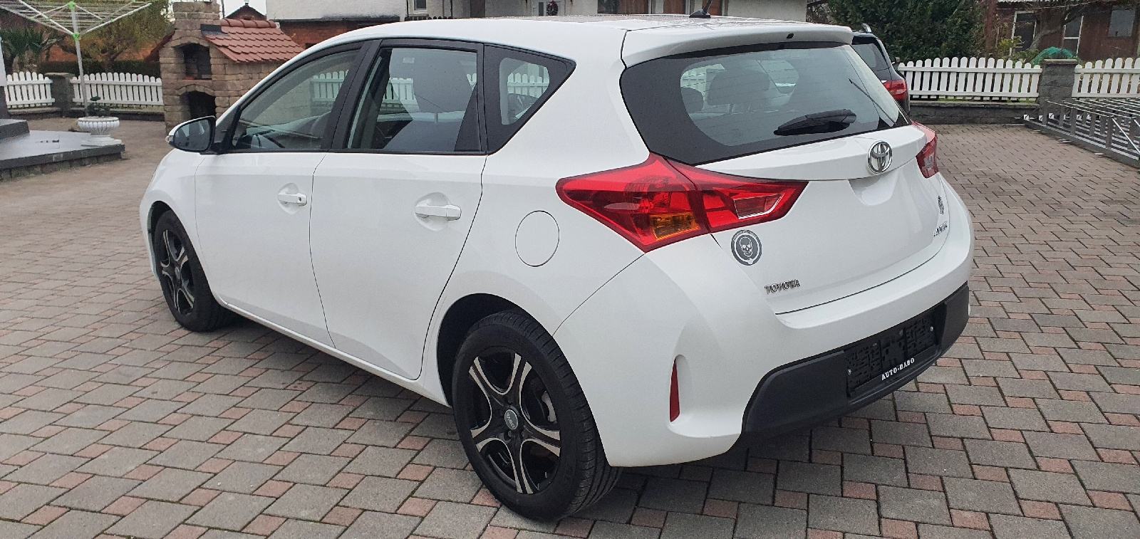Toyota Auris 1,33, fotografija 2