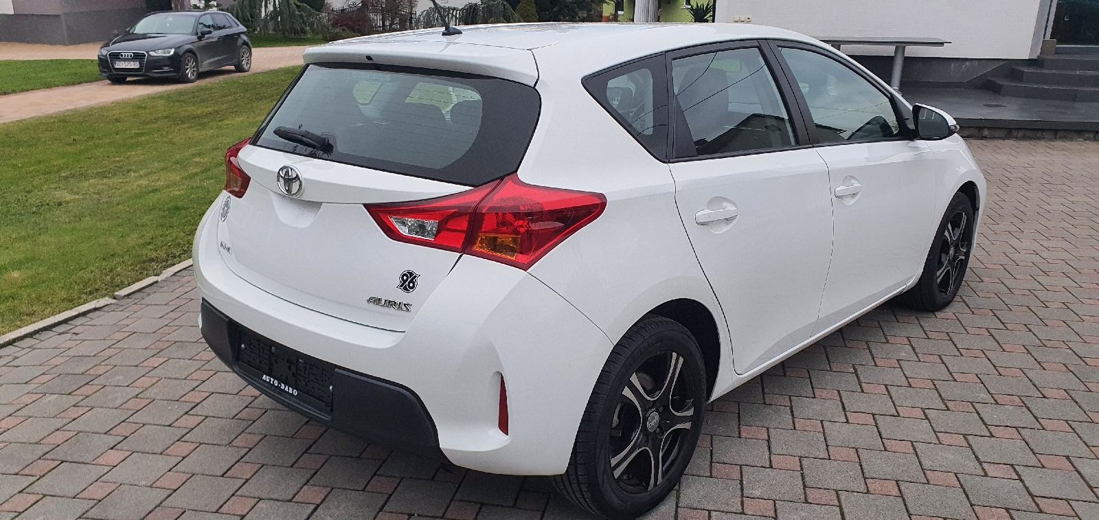 Toyota Auris 1,33, fotografija 7