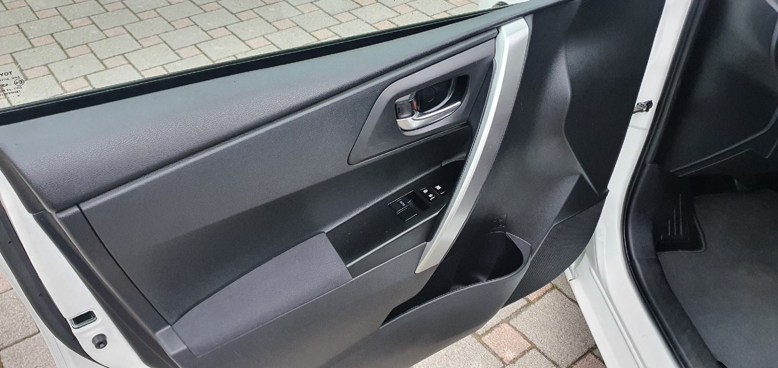Toyota Auris 1,33, fotografija 6