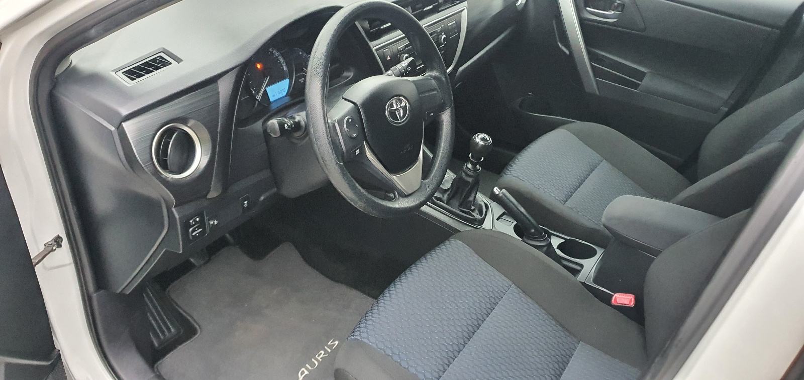 Toyota Auris 1,33, fotografija 8