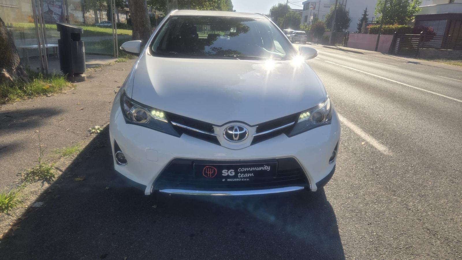 Toyota Auris 1,4 D-4D automatik, fotografija 5