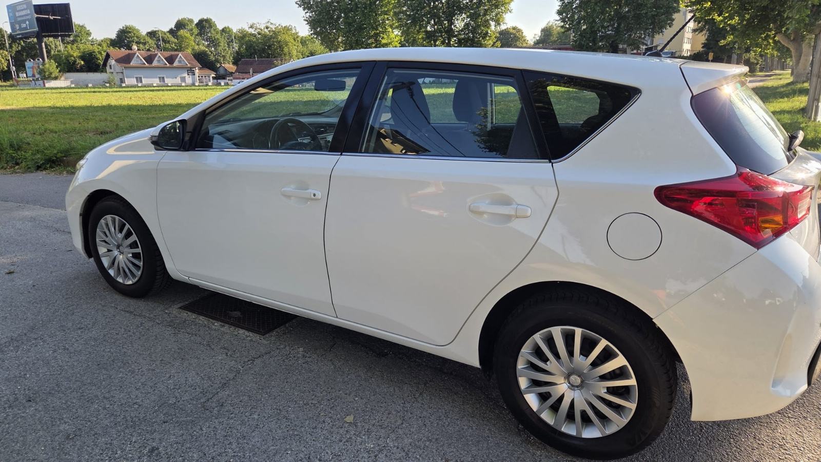 Toyota Auris 1,4 D-4D automatik, fotografija 9