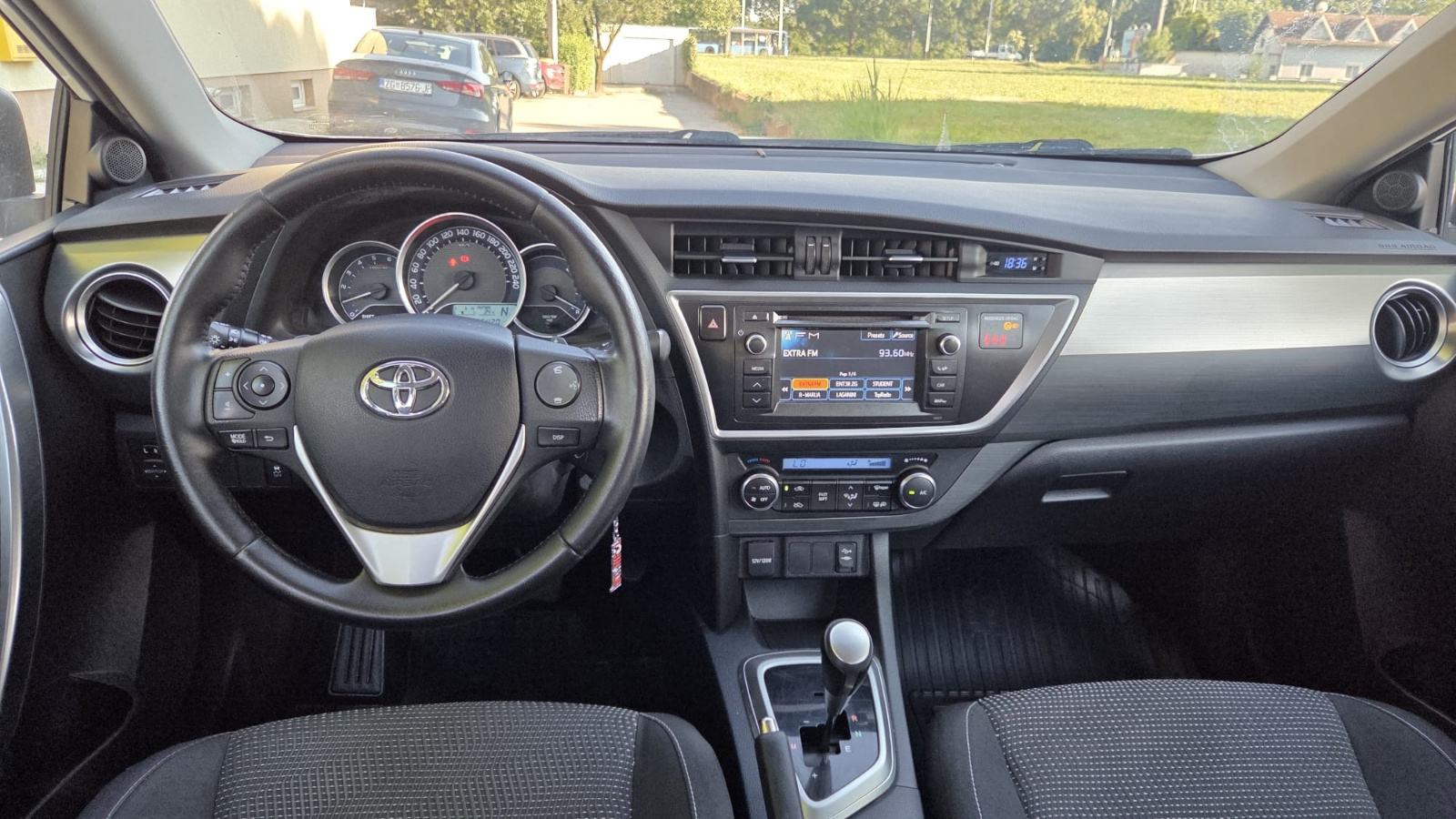 Toyota Auris 1,4 D-4D automatik, fotografija 11
