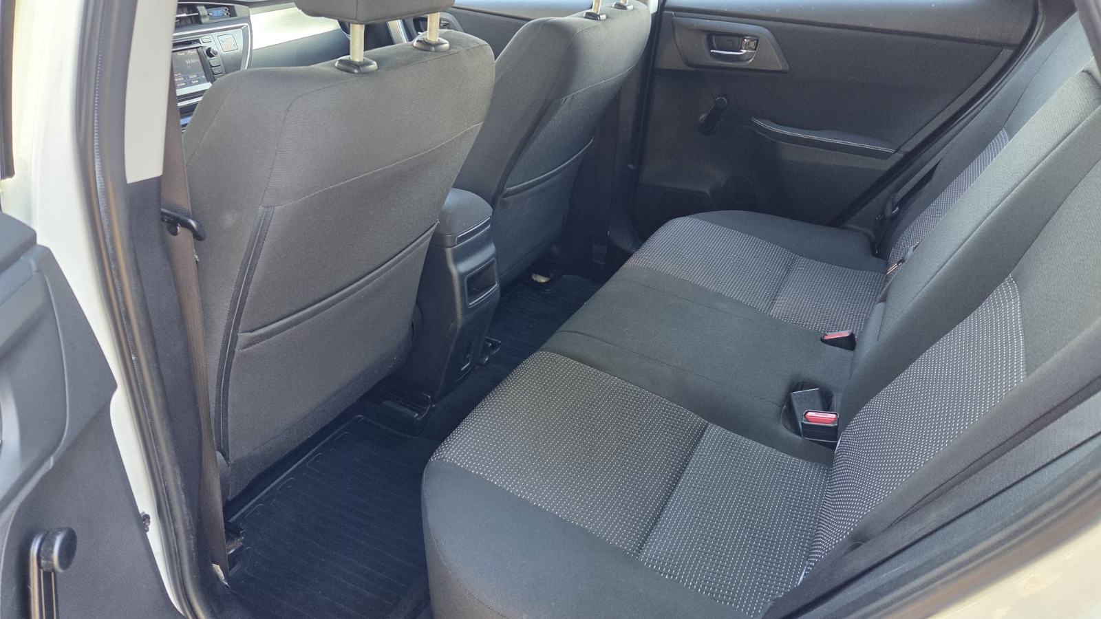Toyota Auris 1,4 D-4D automatik, fotografija 13