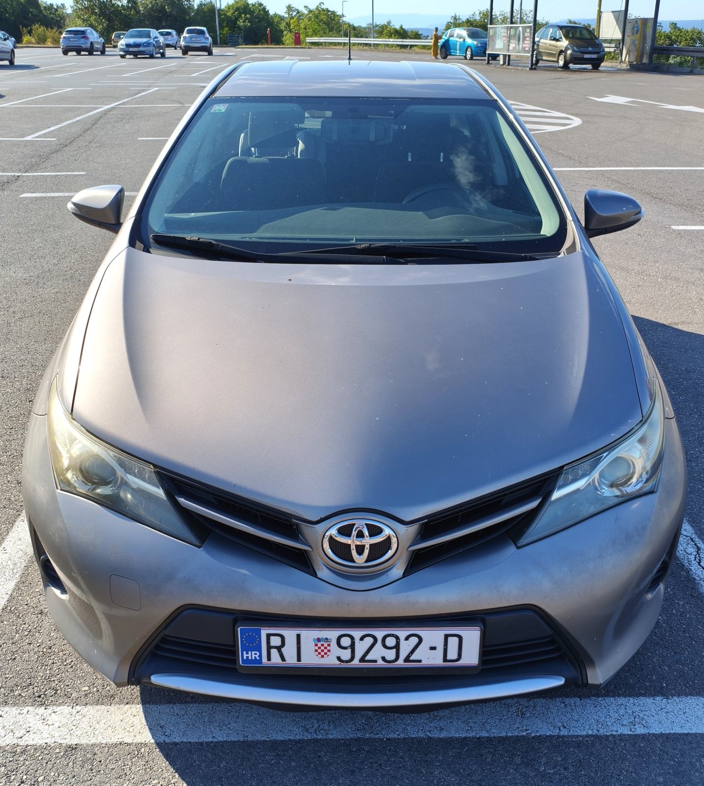 Toyota Auris 1,4 D-4D (kuka + krovni nosači) reg. 06/27, fotografija 3