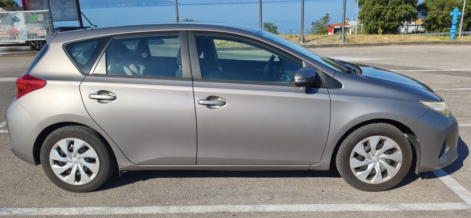 Toyota Auris 1,4 D-4D (kuka + krovni nosači) reg. 06/27, fotografija 5