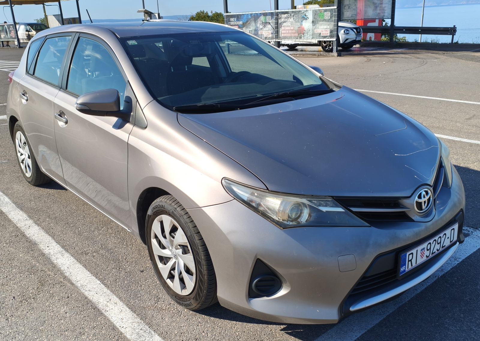 Toyota Auris 1,4 D-4D (kuka + krovni nosači) reg. 06/27, fotografija 4