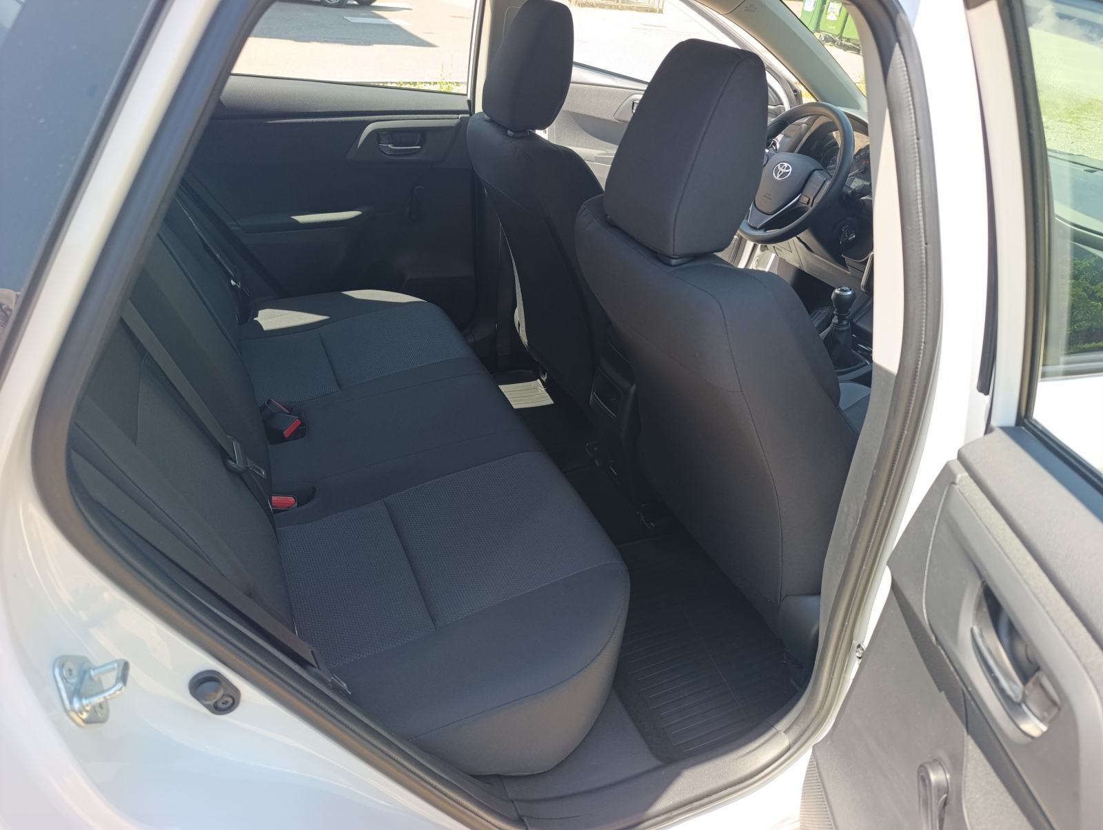 Toyota Auris 1,4 D-4D, fotografija 12
