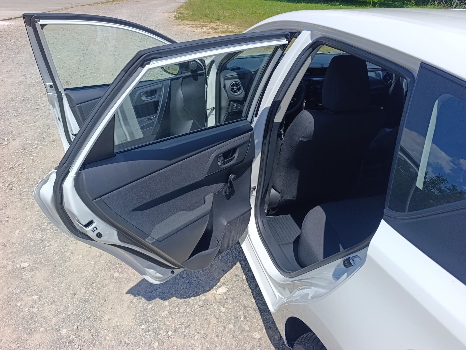 Toyota Auris 1,4 D-4D, fotografija 14