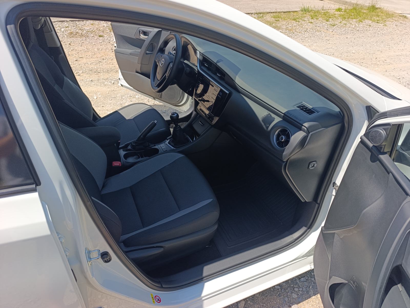 Toyota Auris 1,4 D-4D, fotografija 13