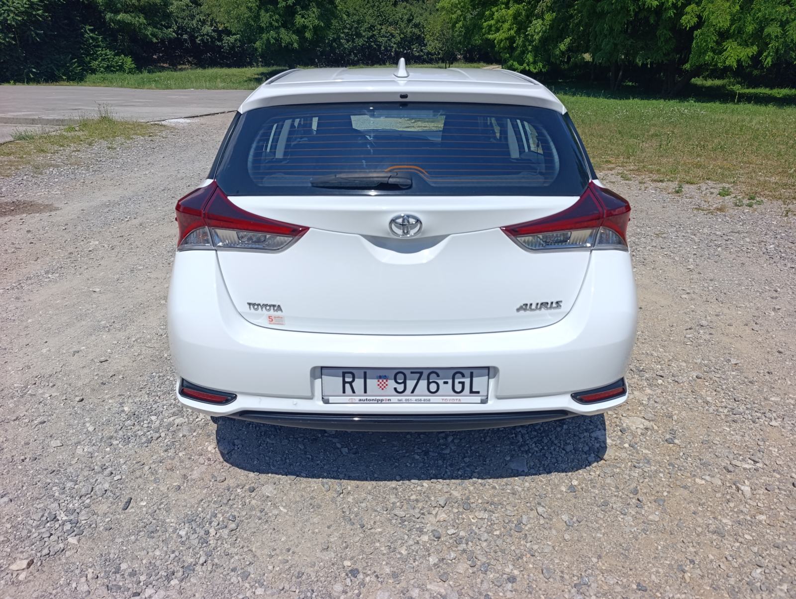 Toyota Auris 1,4 D-4D, fotografija 2