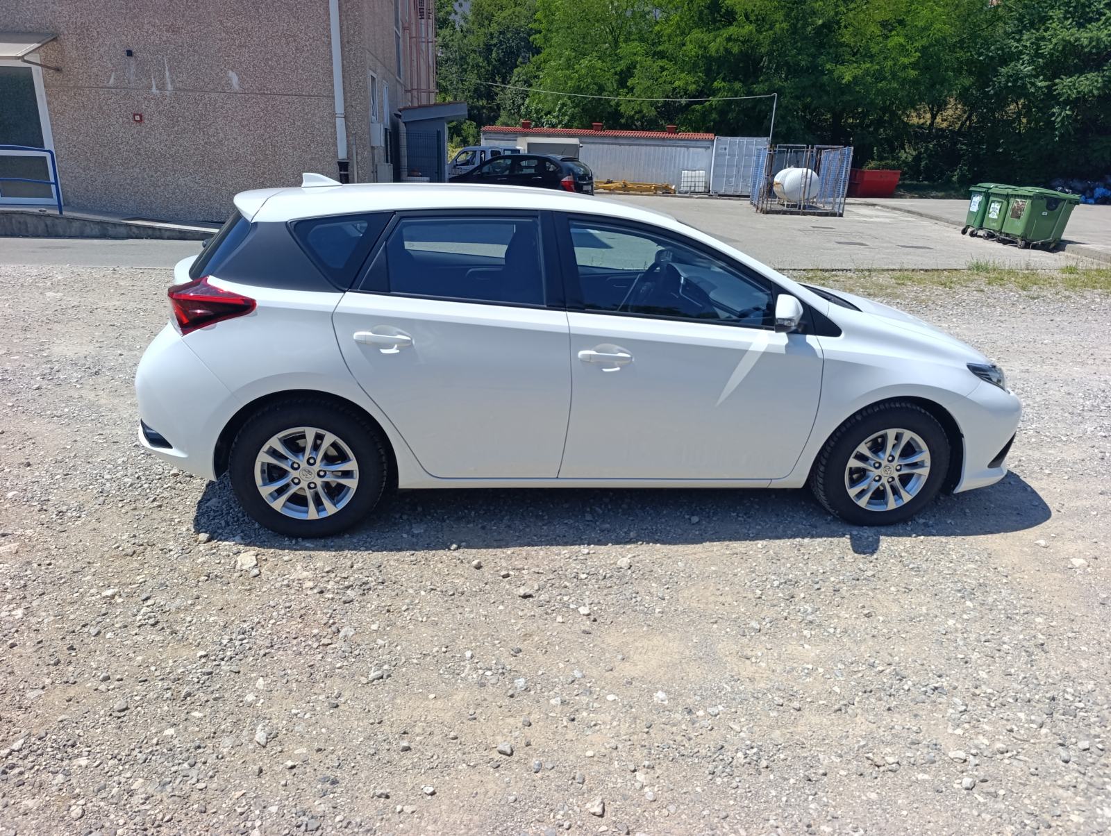 Toyota Auris 1,4 D-4D, fotografija 3