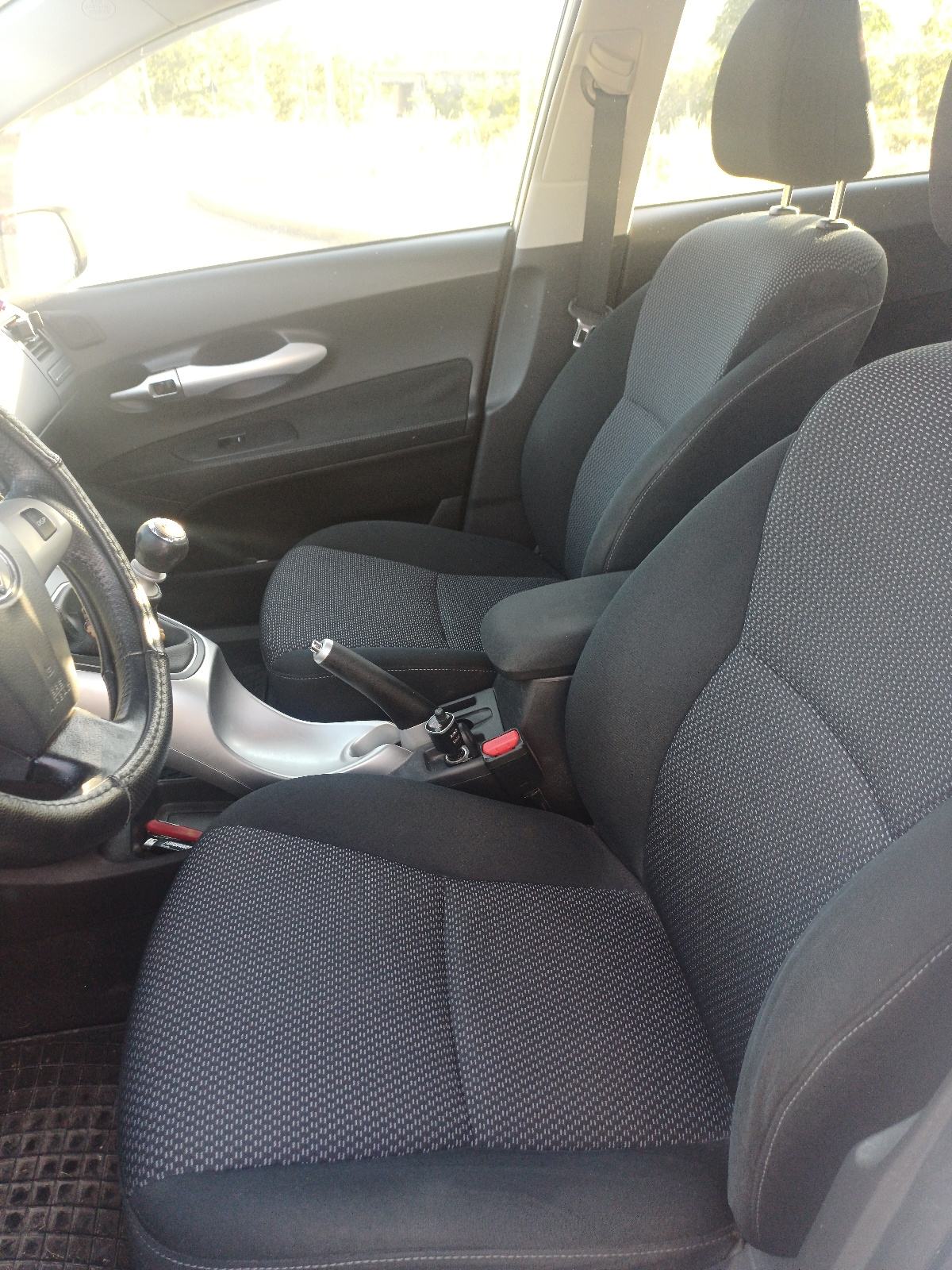 Toyota Auris 1,4 D-4D, fotografija 8