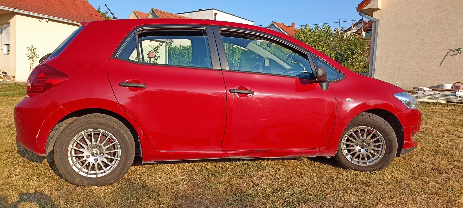 Toyota Auris 1,4 VVT-i Kupljen nov u HR, mehanički top, prilika!, fotografija 5