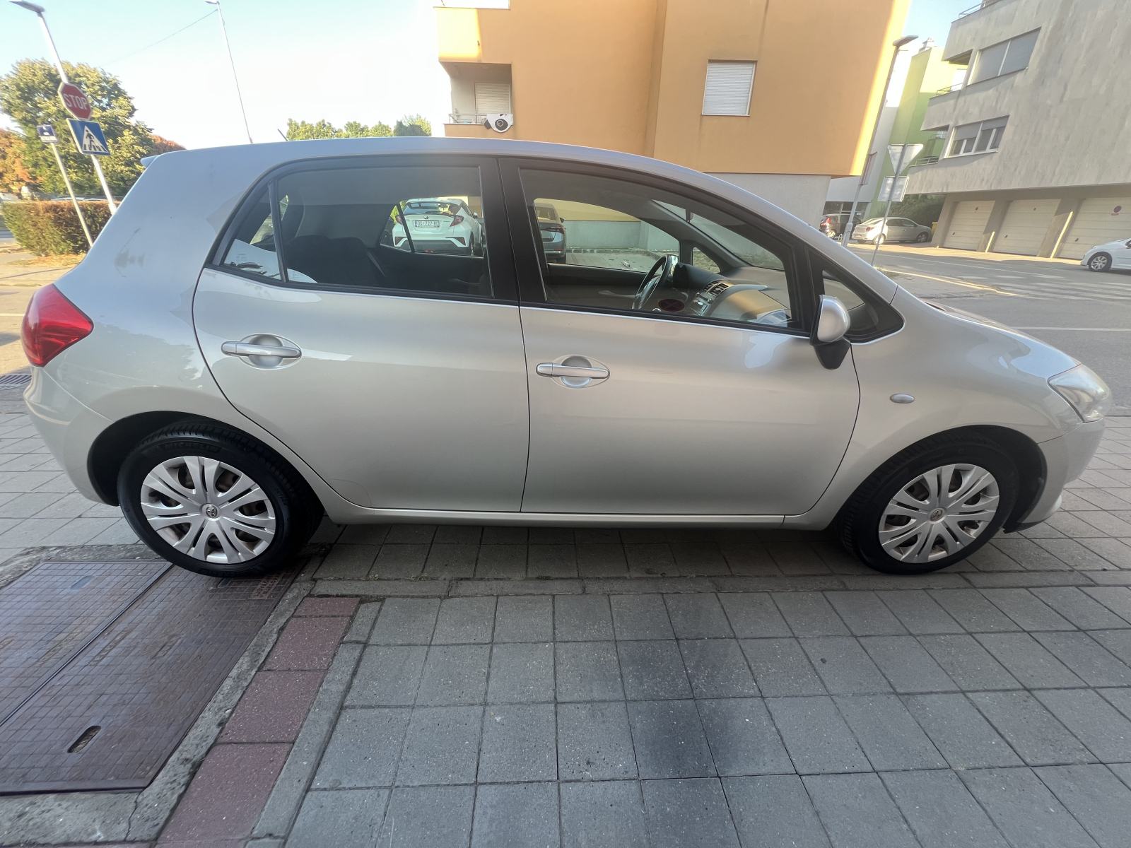 Toyota Auris 1,4 VVT-i, fotografija 3