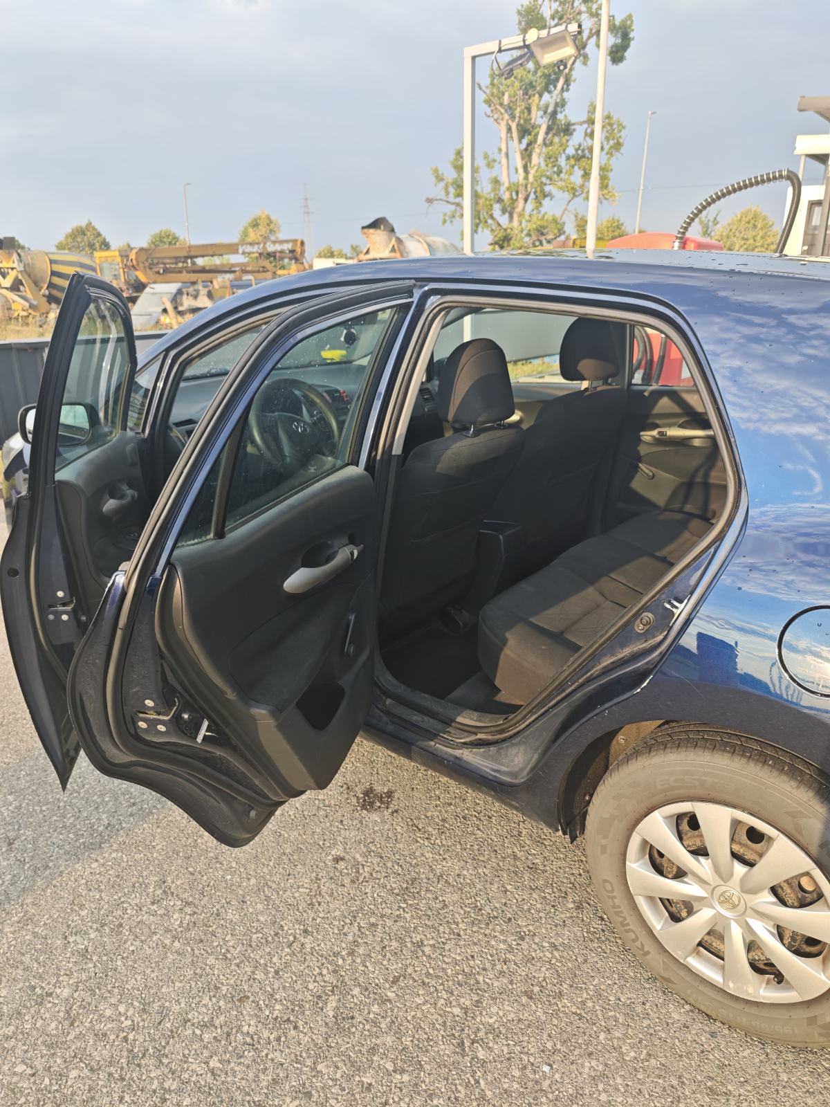 Toyota Auris 1,4 VVT-i, fotografija 4