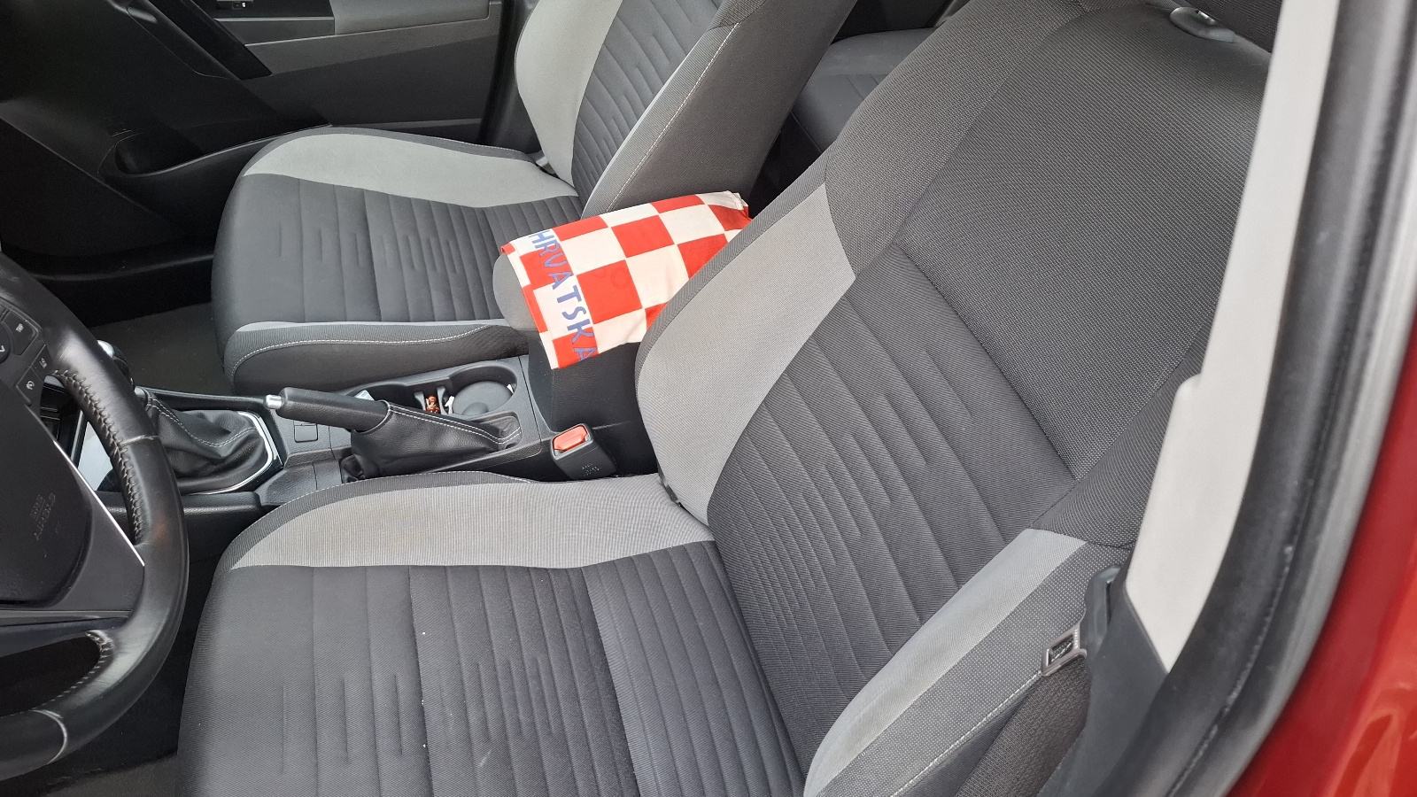 Toyota Auris 1,6, fotografija 7