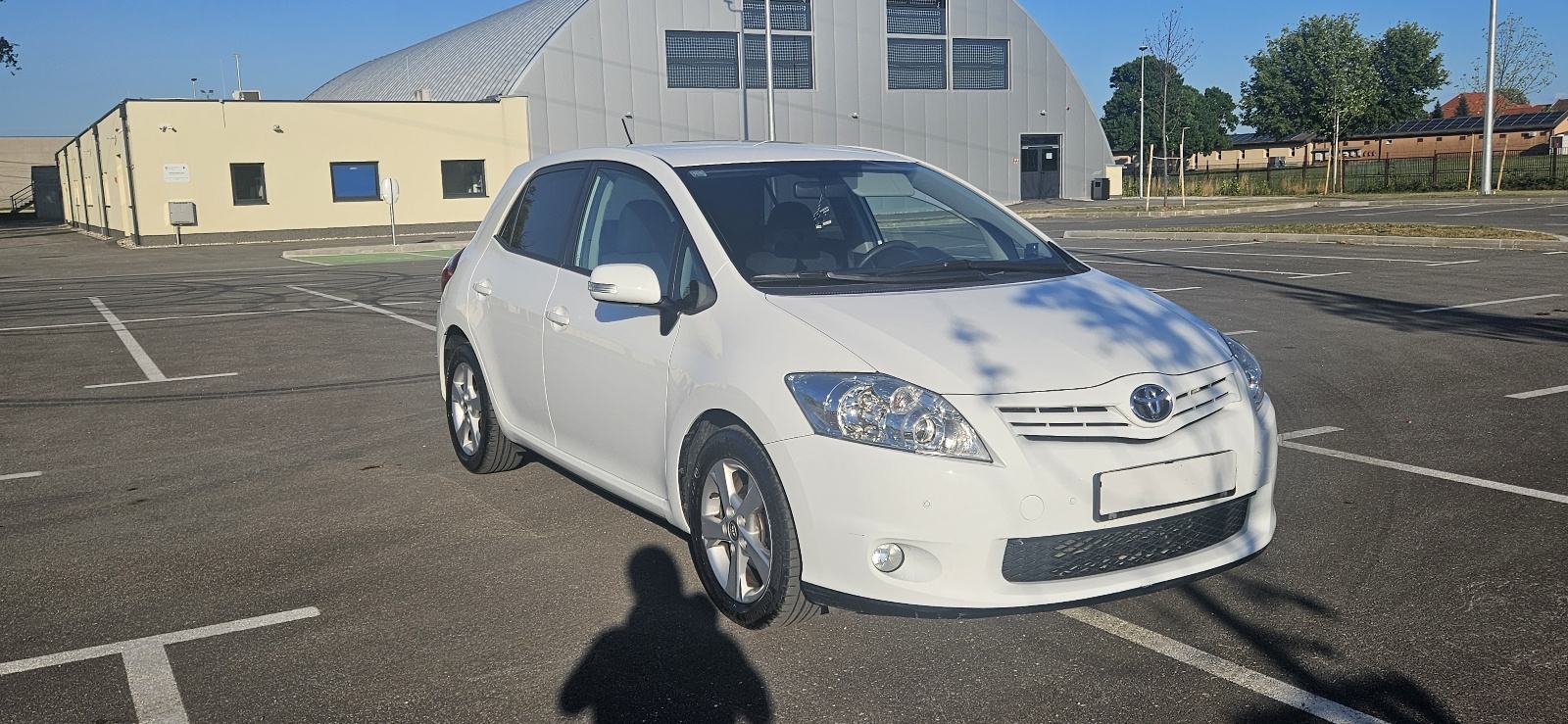 Toyota Auris 1,6 Sol automatik SAMO 98 000 KILOMETARA HR VOZILO, fotografija 2