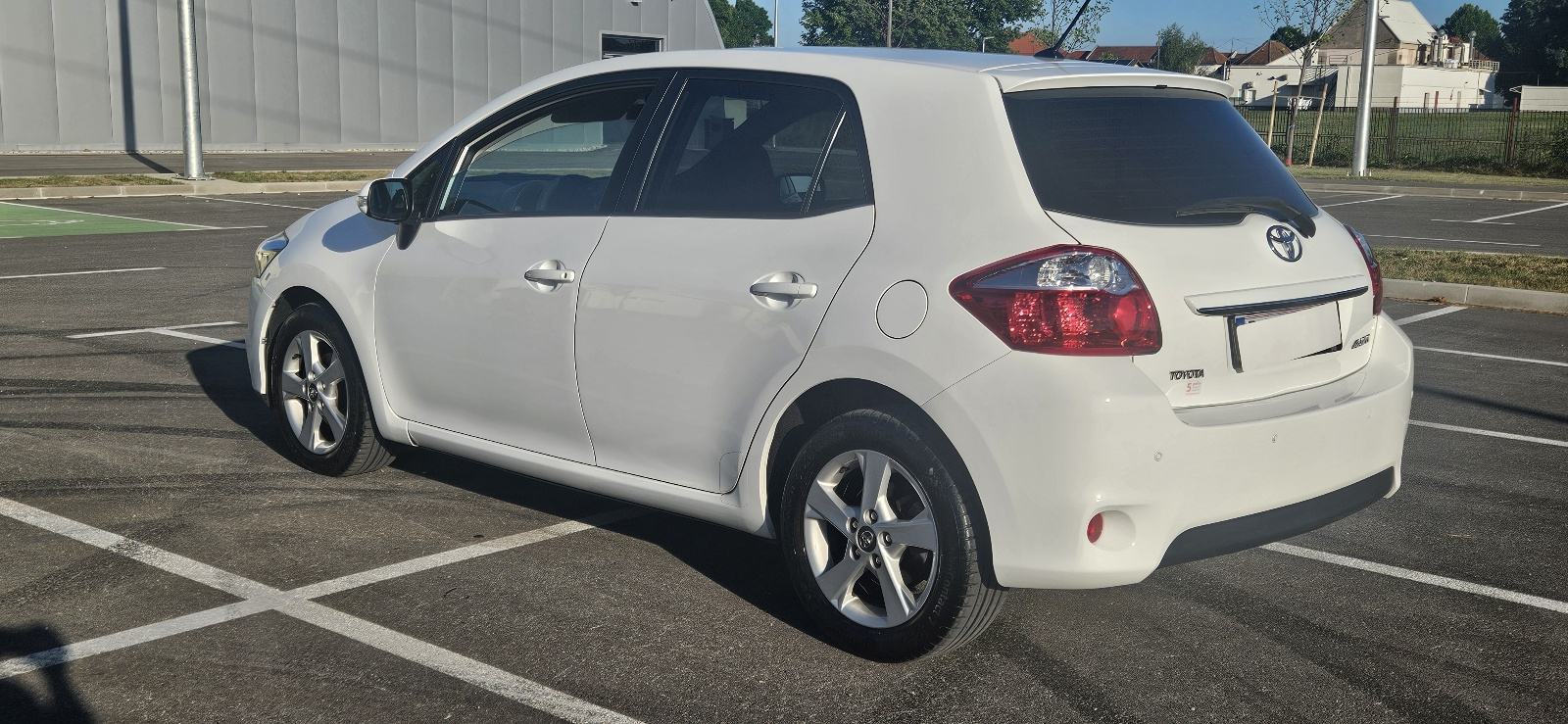 Toyota Auris 1,6 Sol automatik SAMO 98 000 KILOMETARA HR VOZILO, fotografija 8