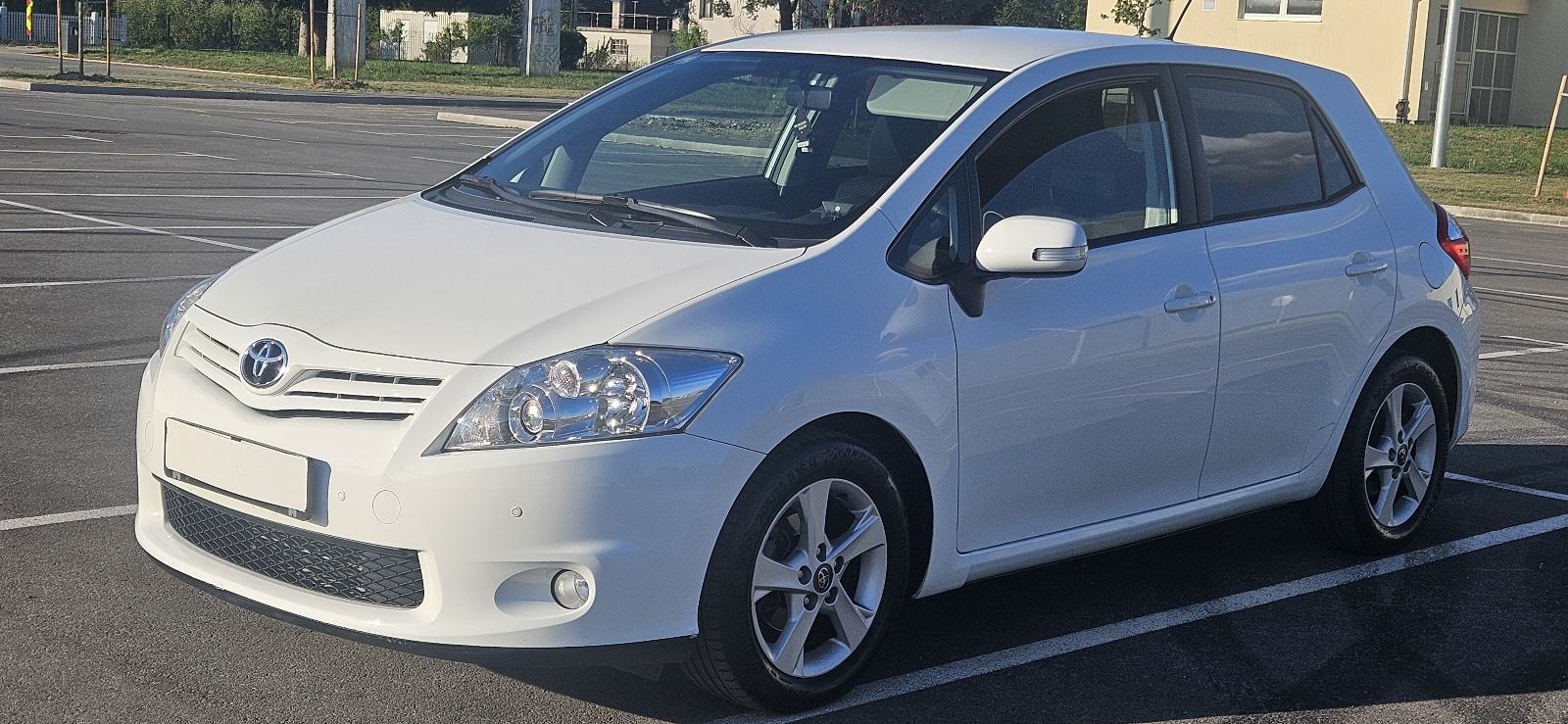 Toyota Auris 1,6 Sol automatik SAMO 98 000 KILOMETARA HR VOZILO, fotografija 7