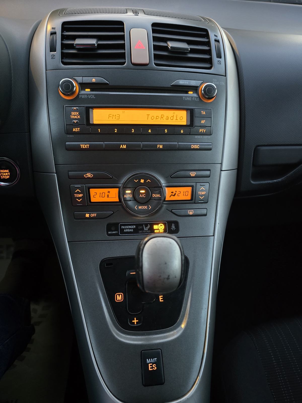 Toyota Auris 1,6 VVT-i Sol AUTOMATIK-NIJE UVOZ,SERVISNA, fotografija 16