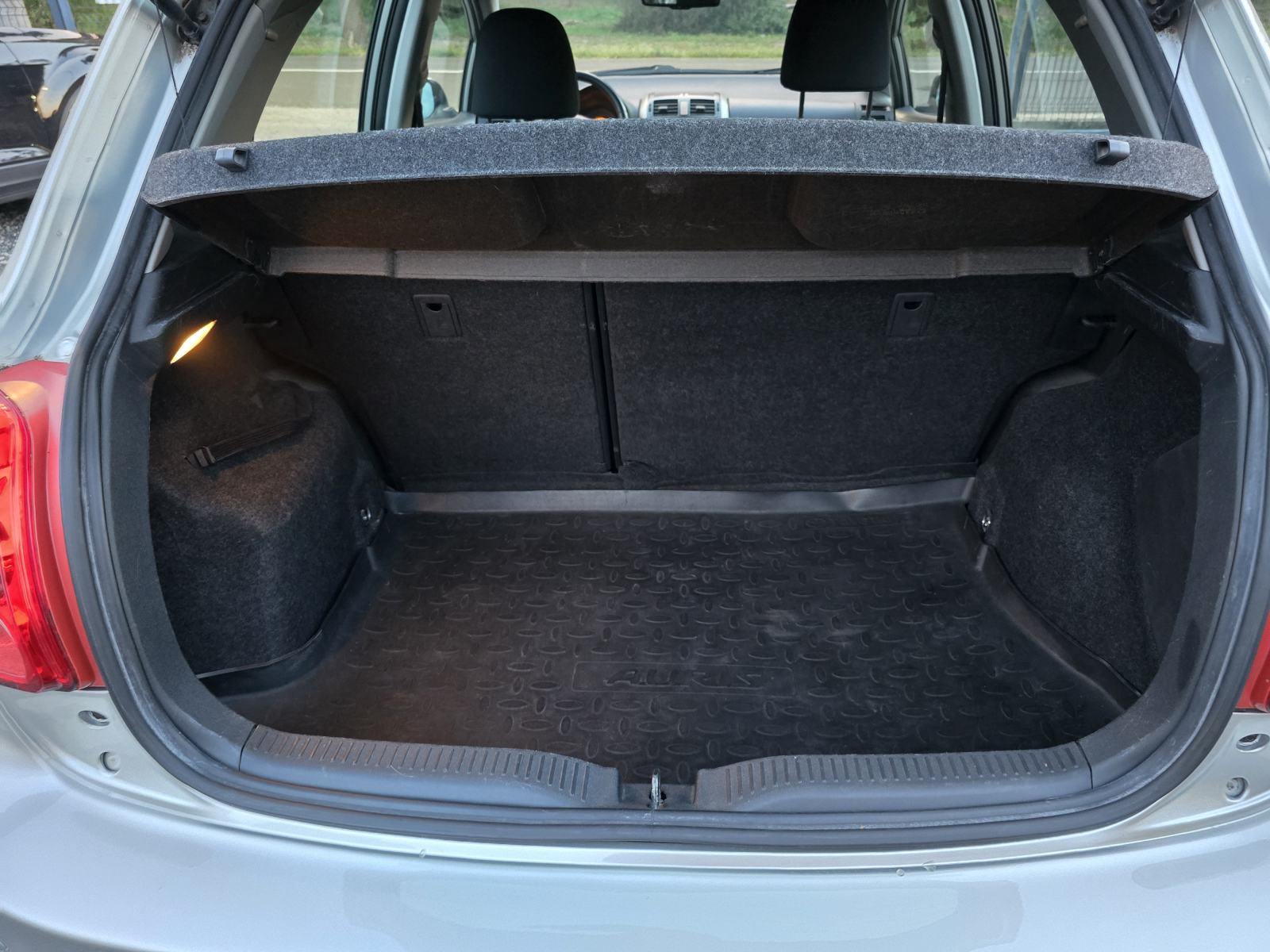 Toyota Auris 1,6 VVT-i Sol AUTOMATIK-NIJE UVOZ,SERVISNA, fotografija 13